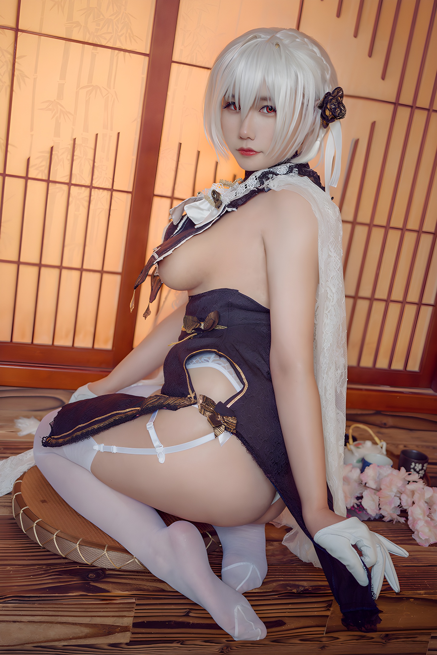 天然呆萌麻花酱：甜美笑容与完美身材的完美结合