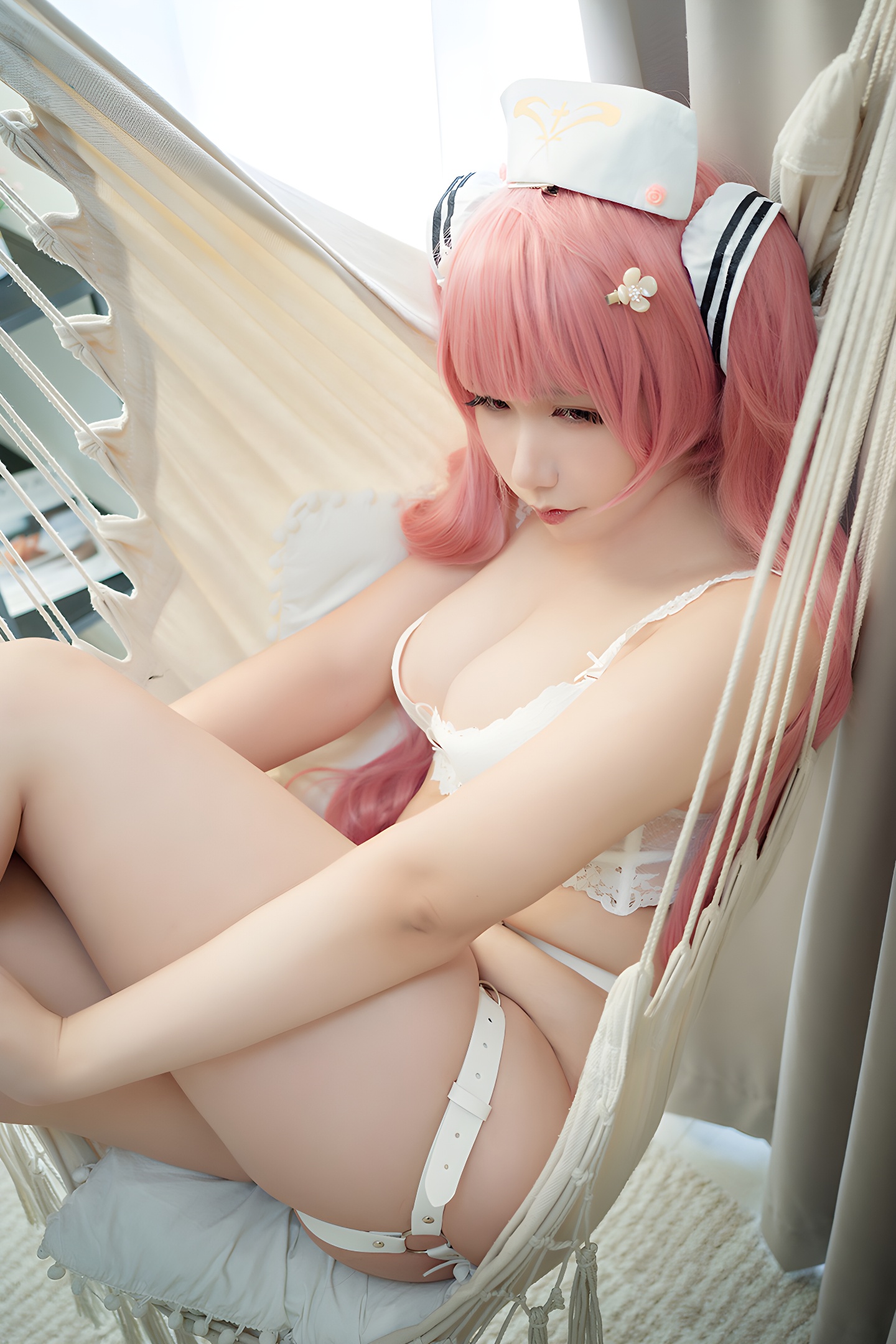 天然呆萌麻花酱：甜美笑容与完美身材的完美结合