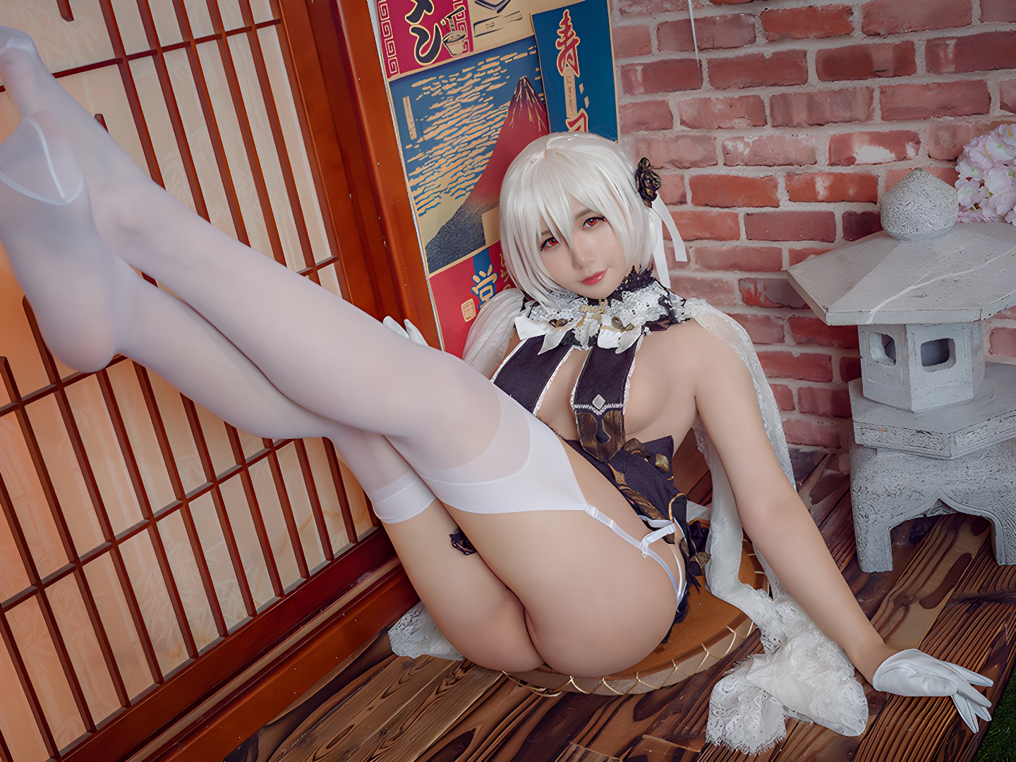 天然呆萌麻花酱：甜美笑容与完美身材的完美结合