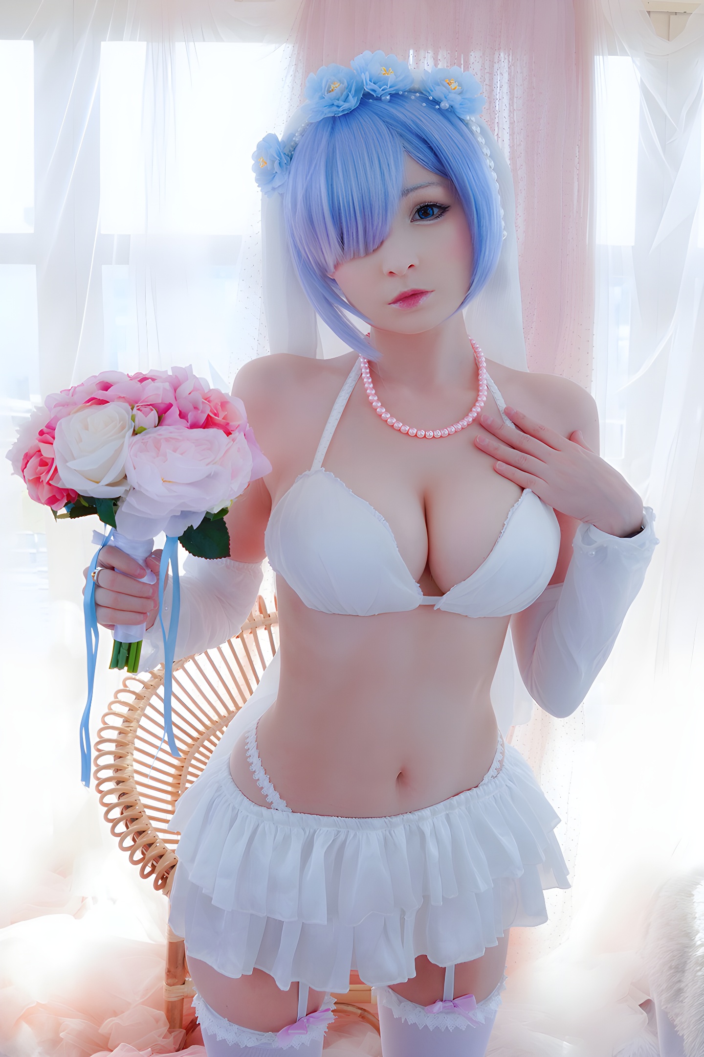 越南学生妹Azami火爆身材惊艳全网，青春魅力无法挡