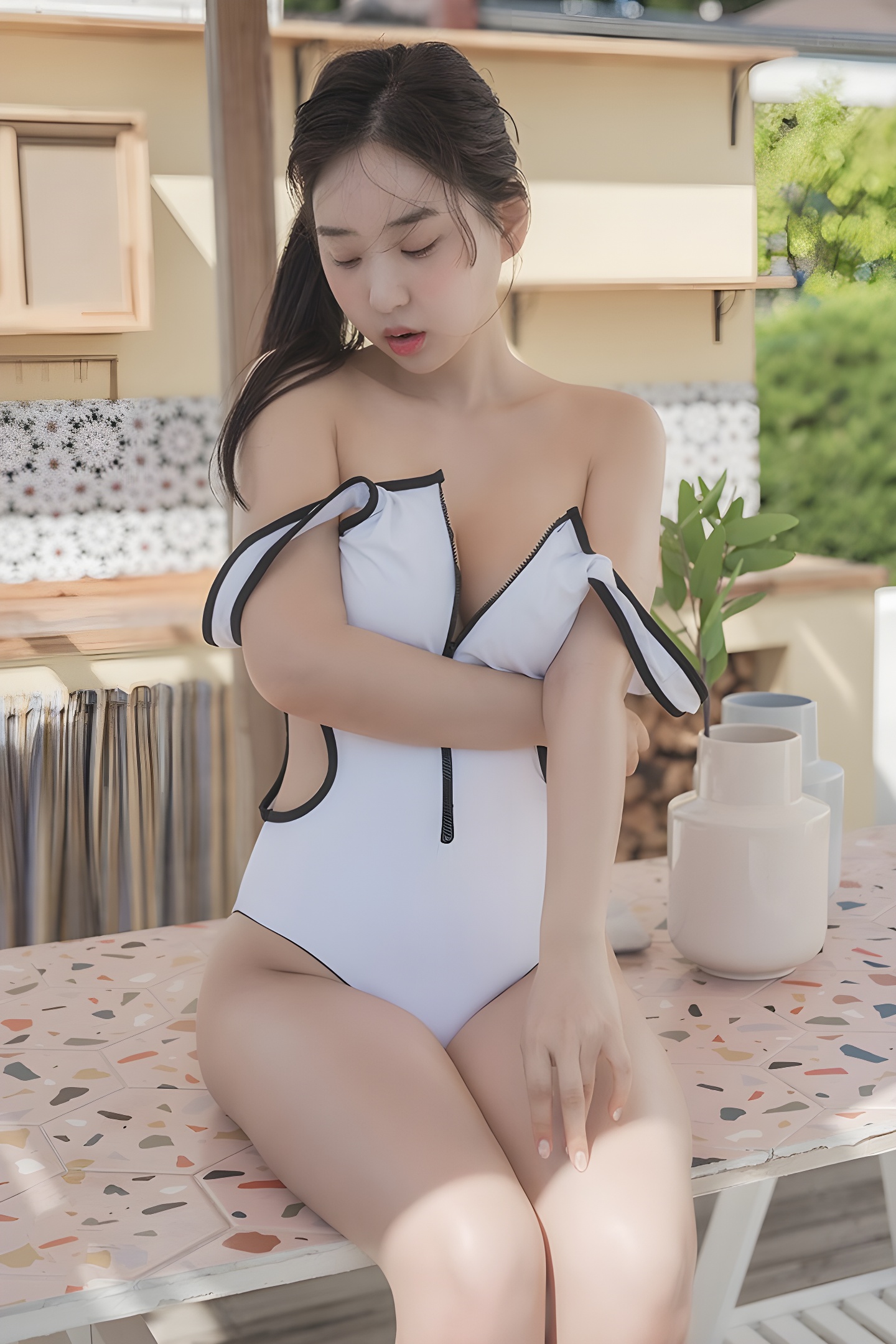 Zenny紧身死库水造型惊艳亮相，室外写真尽显性感与自信