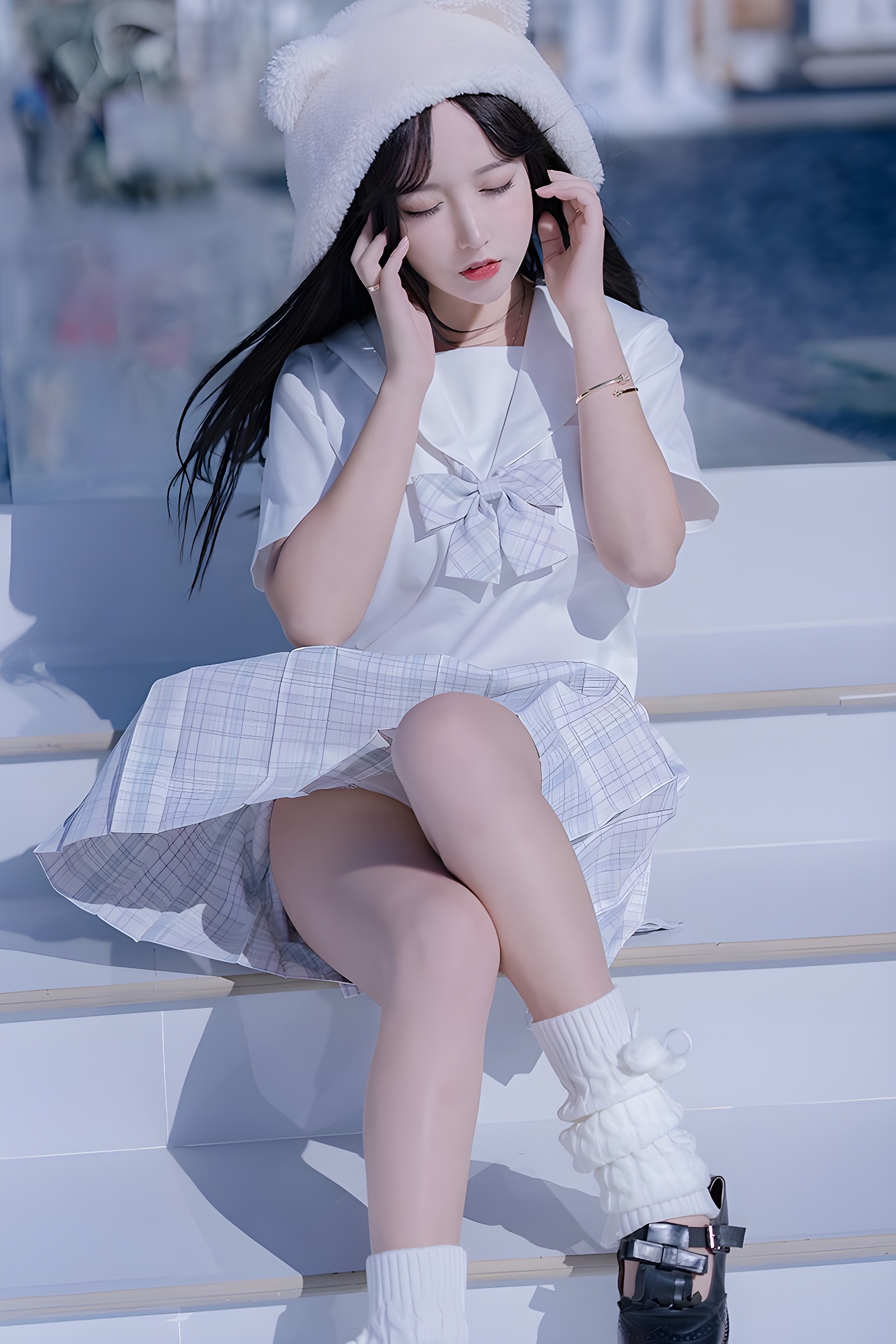 米线线JK制服美腿写真：捕捉思春期少女的迷人瞬间