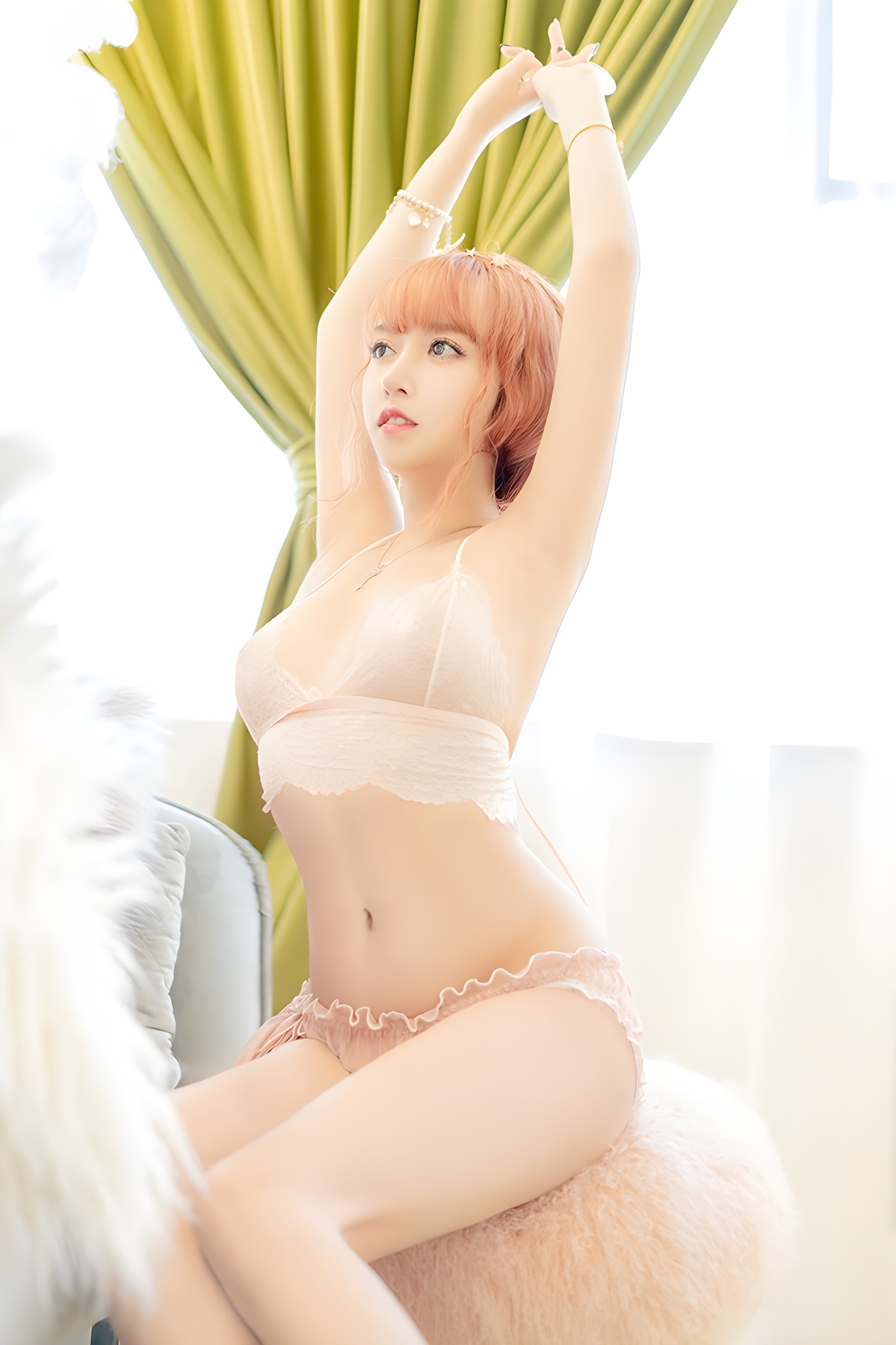 米线线的魅力瞬间：酥胸美臀的完美展现