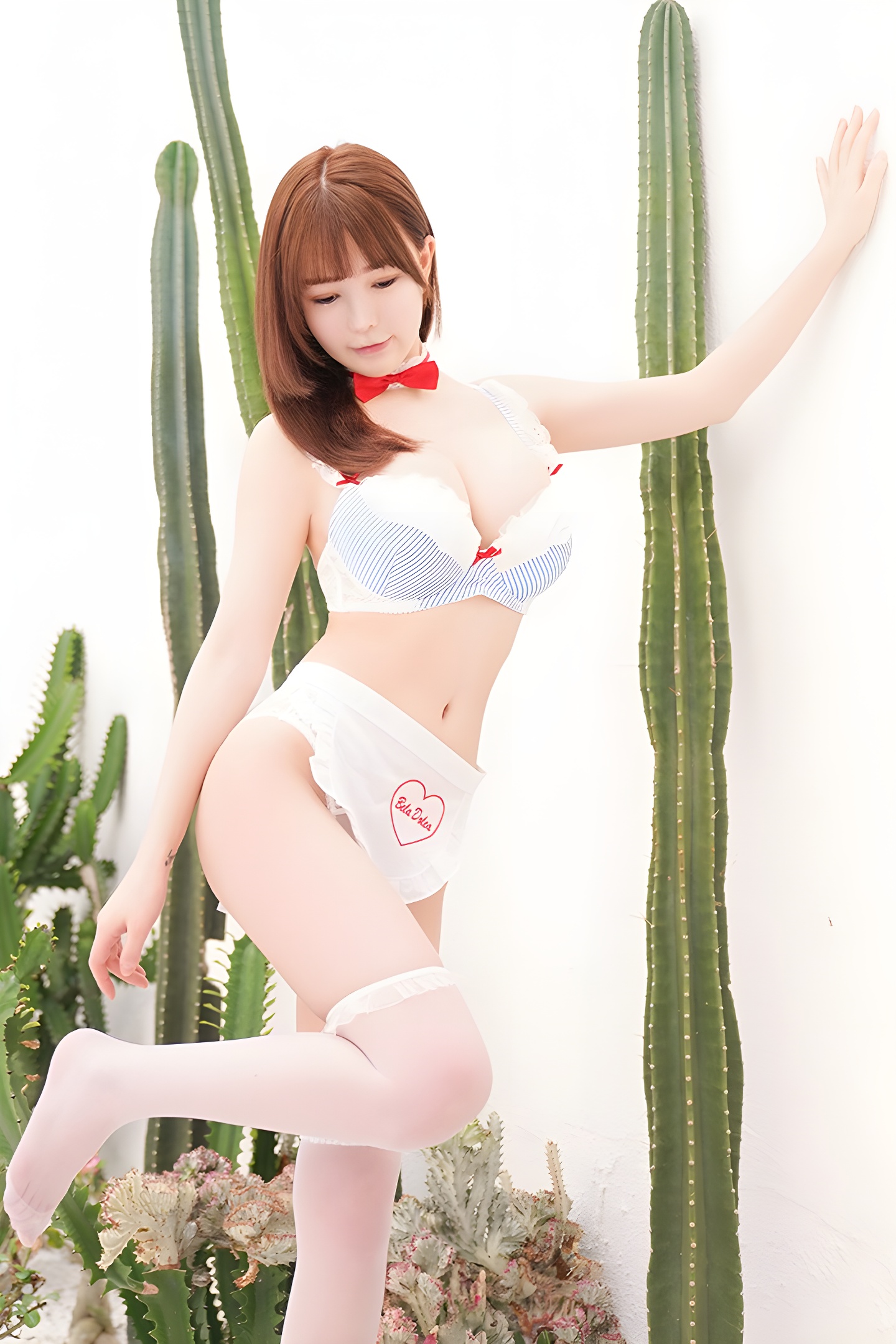 激萌UU酱奶香味巨乳半裸写真，甜美与性感完美融合