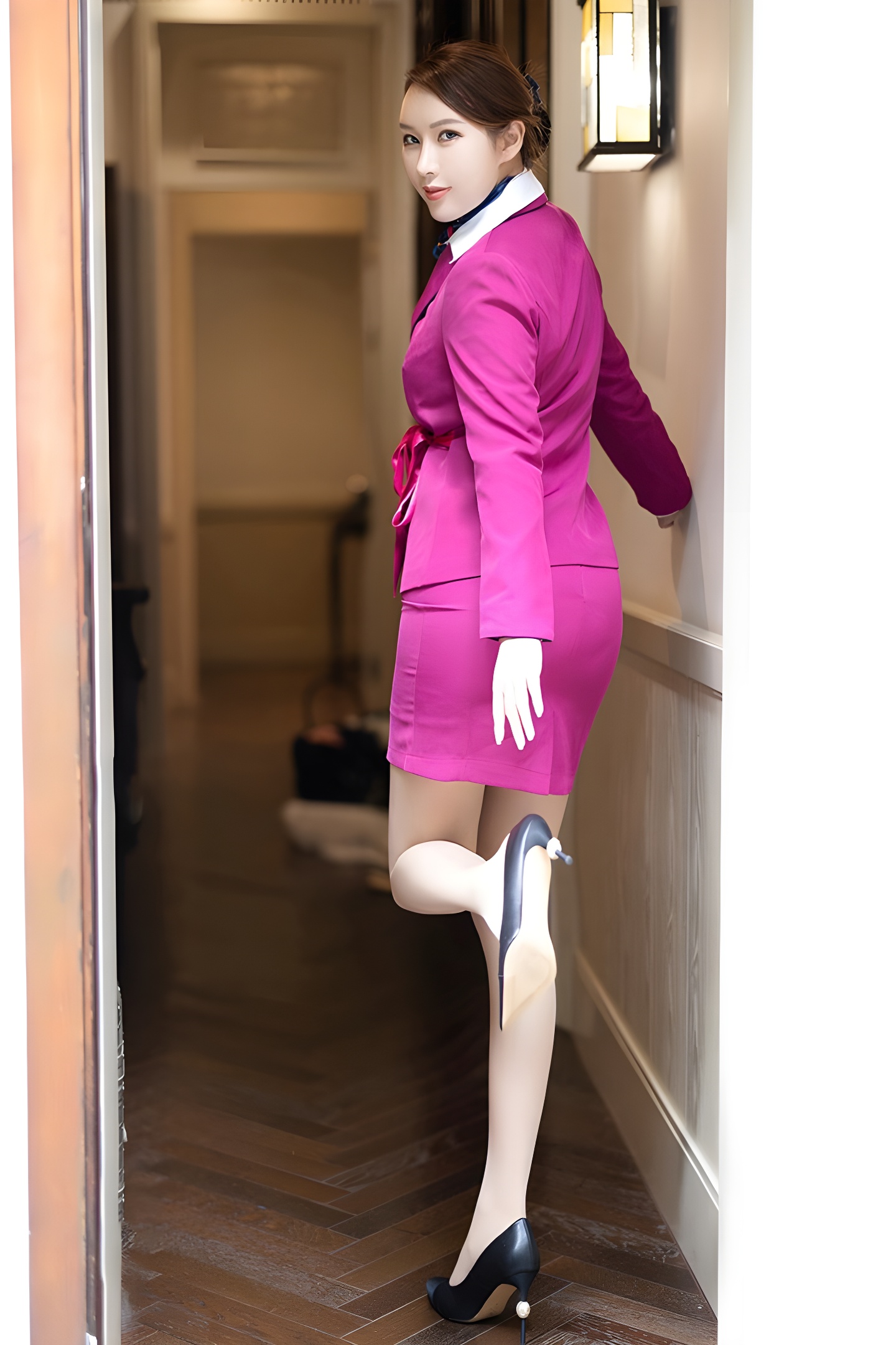 热辣空姐尤妮丝肉丝真空装惊艳亮相