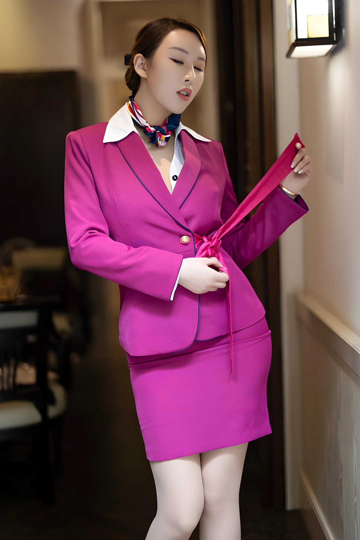 热辣空姐尤妮丝肉丝真空装惊艳亮相