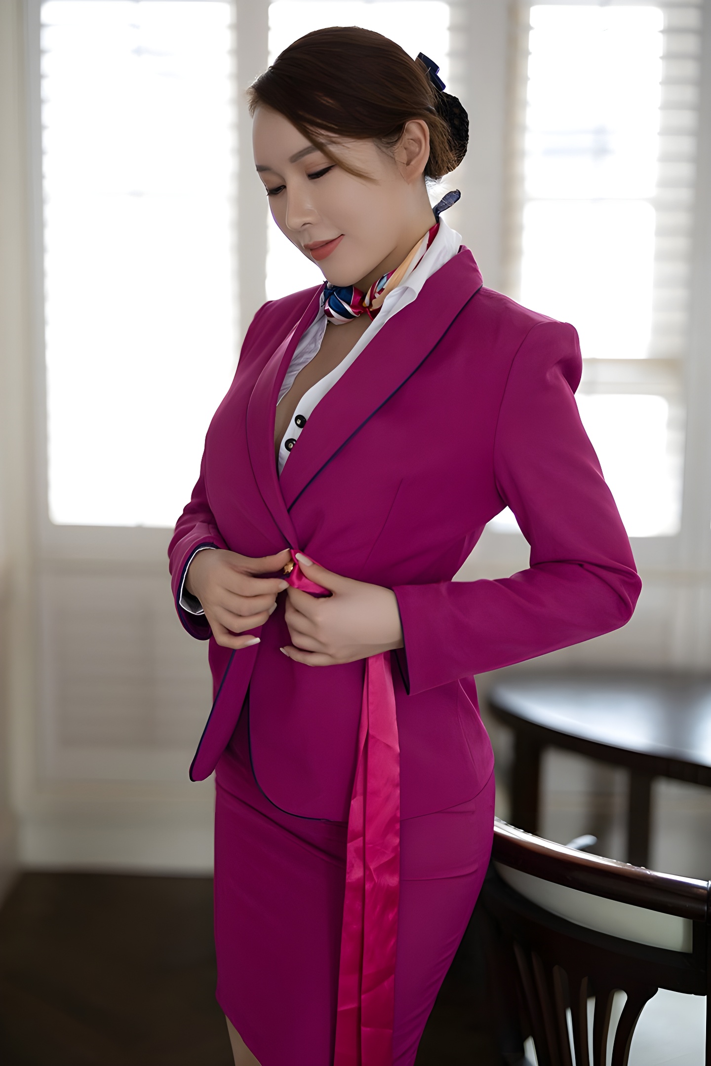 热辣空姐尤妮丝肉丝真空装惊艳亮相