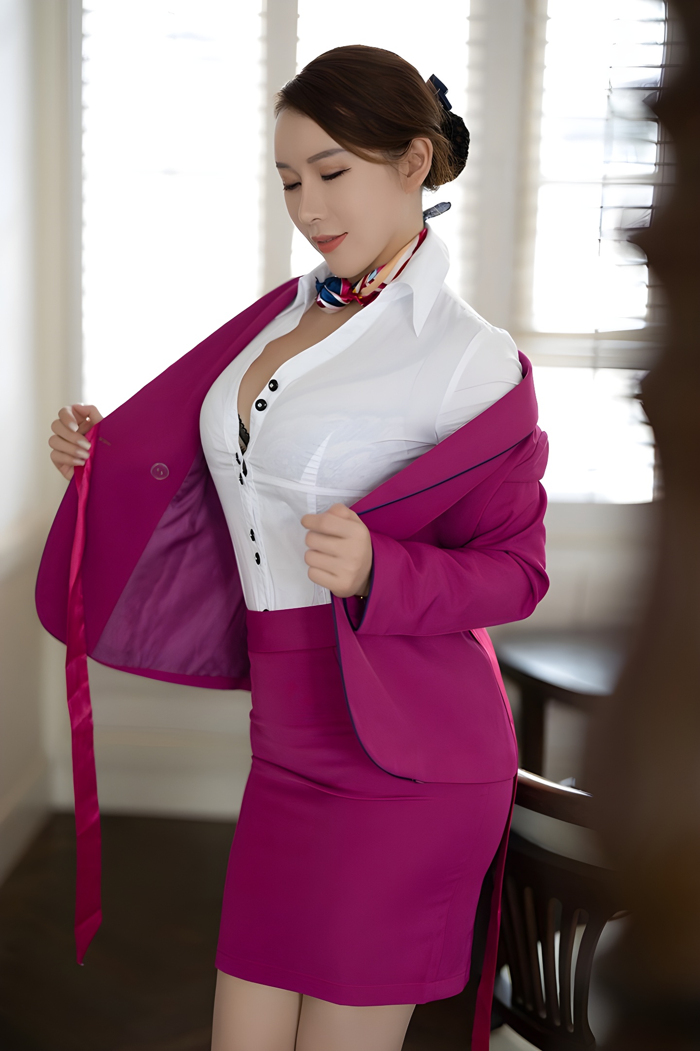 热辣空姐尤妮丝肉丝真空装惊艳亮相