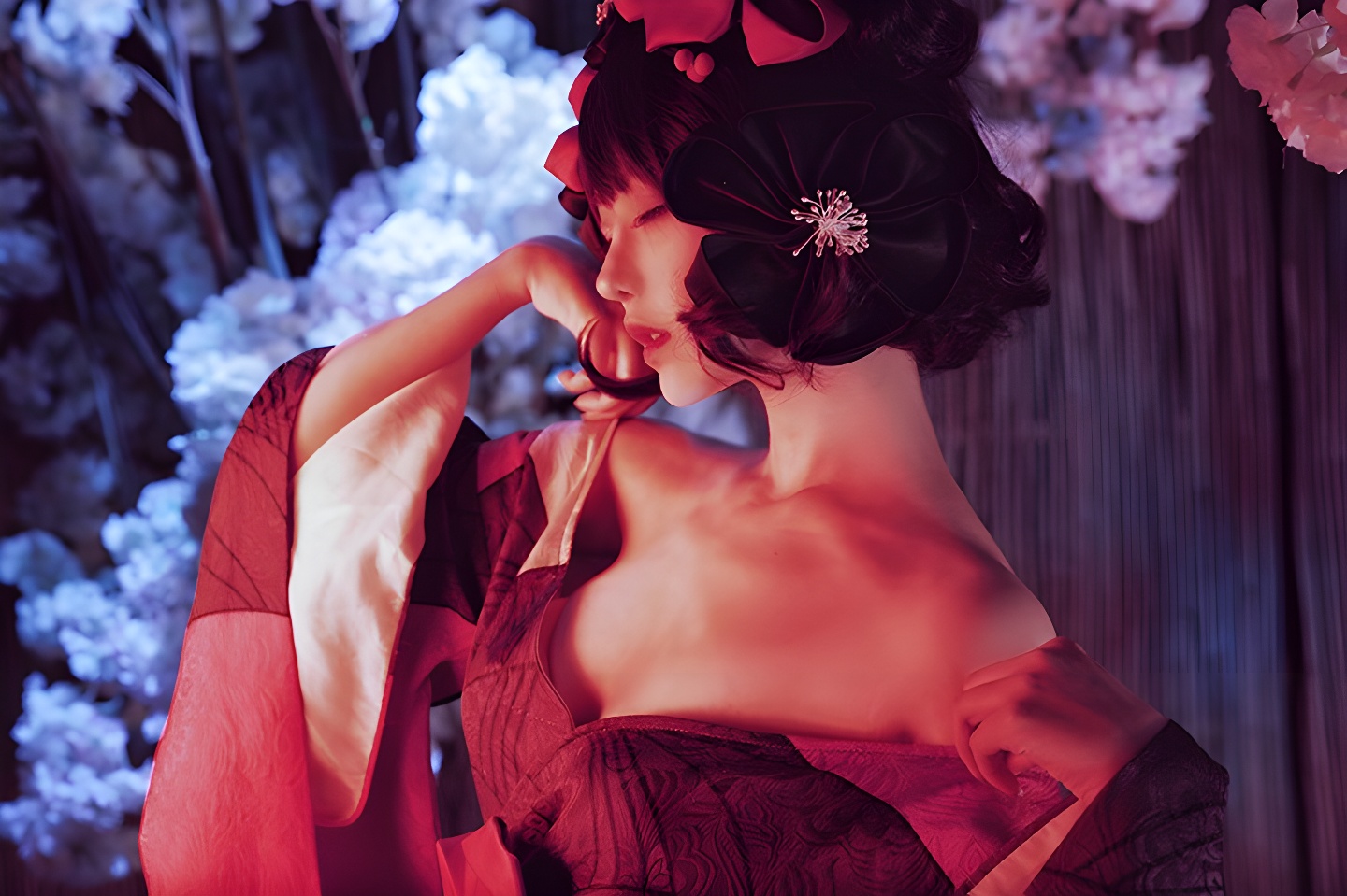 画仙COS小鹿鹿：夺命娇体与唯美性感的完美结合