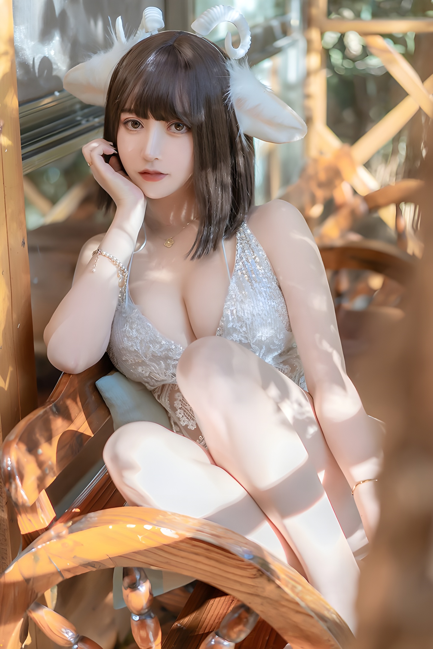 性感小羊米线线闪亮内衣秀：美乳与时尚的完美结合