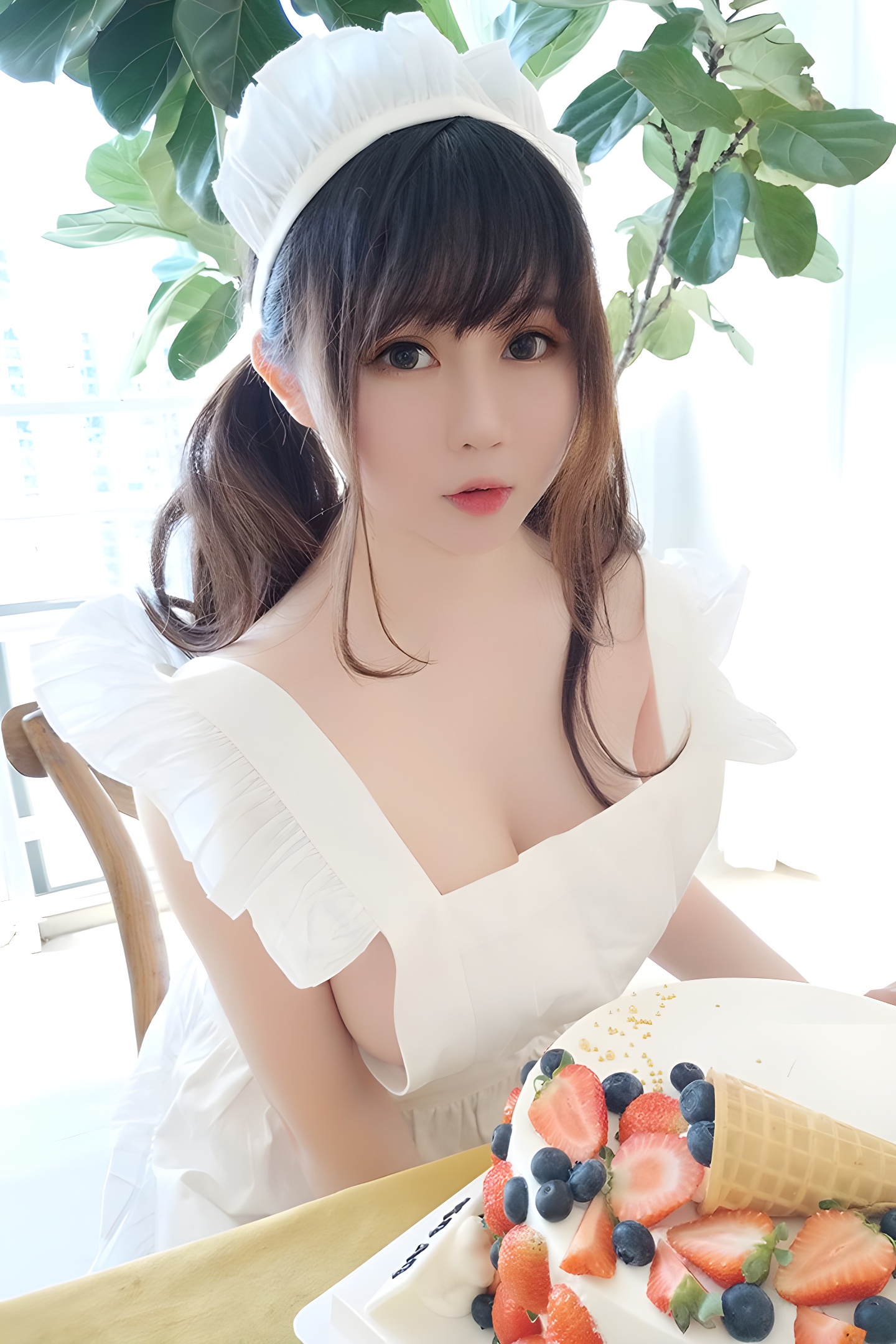 少女厨娘依酱完美巨乳侧漏瞬间，展现自然美感