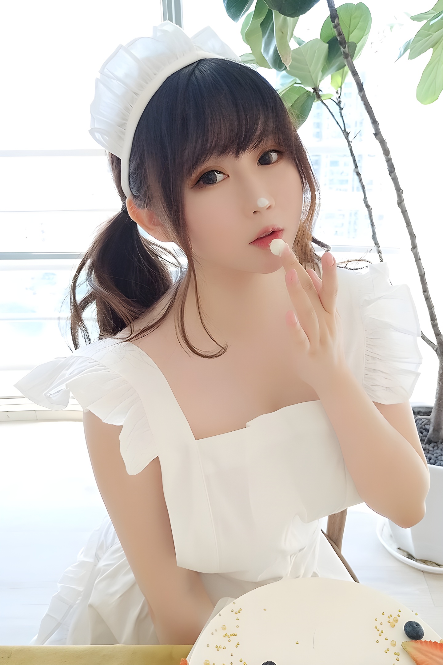 少女厨娘依酱完美巨乳侧漏瞬间，展现自然美感