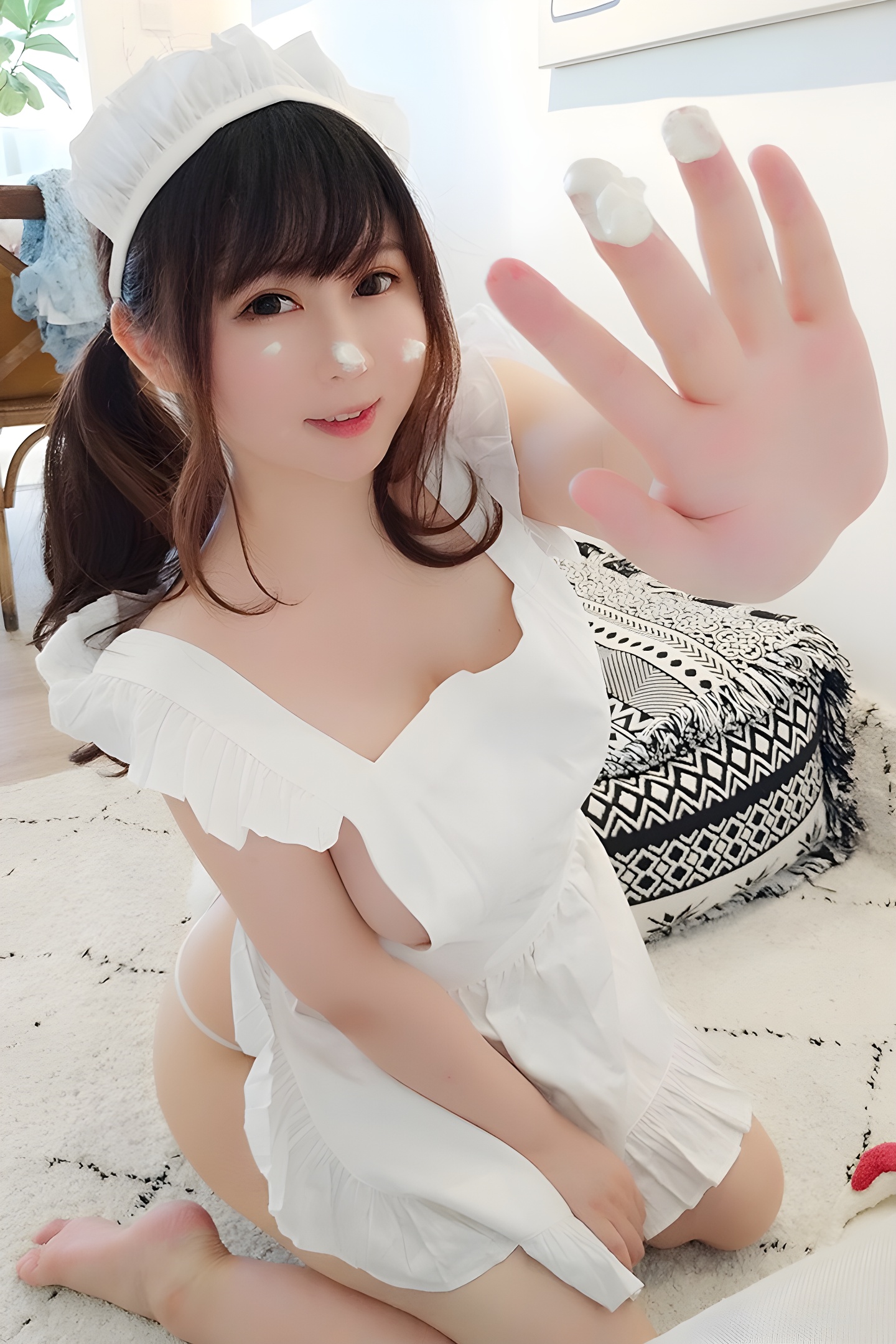 少女厨娘依酱完美巨乳侧漏瞬间，展现自然美感