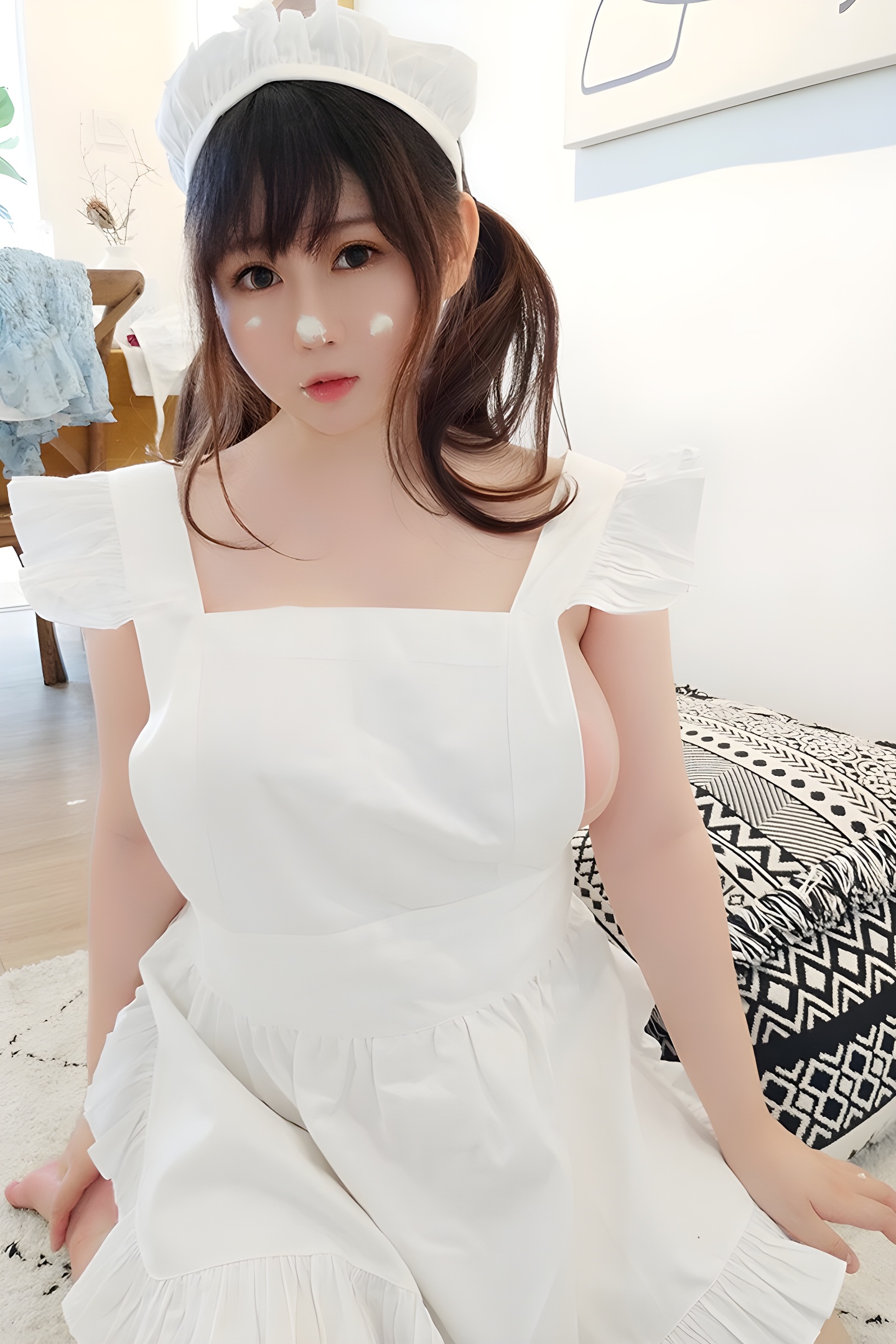 少女厨娘依酱完美巨乳侧漏瞬间，展现自然美感