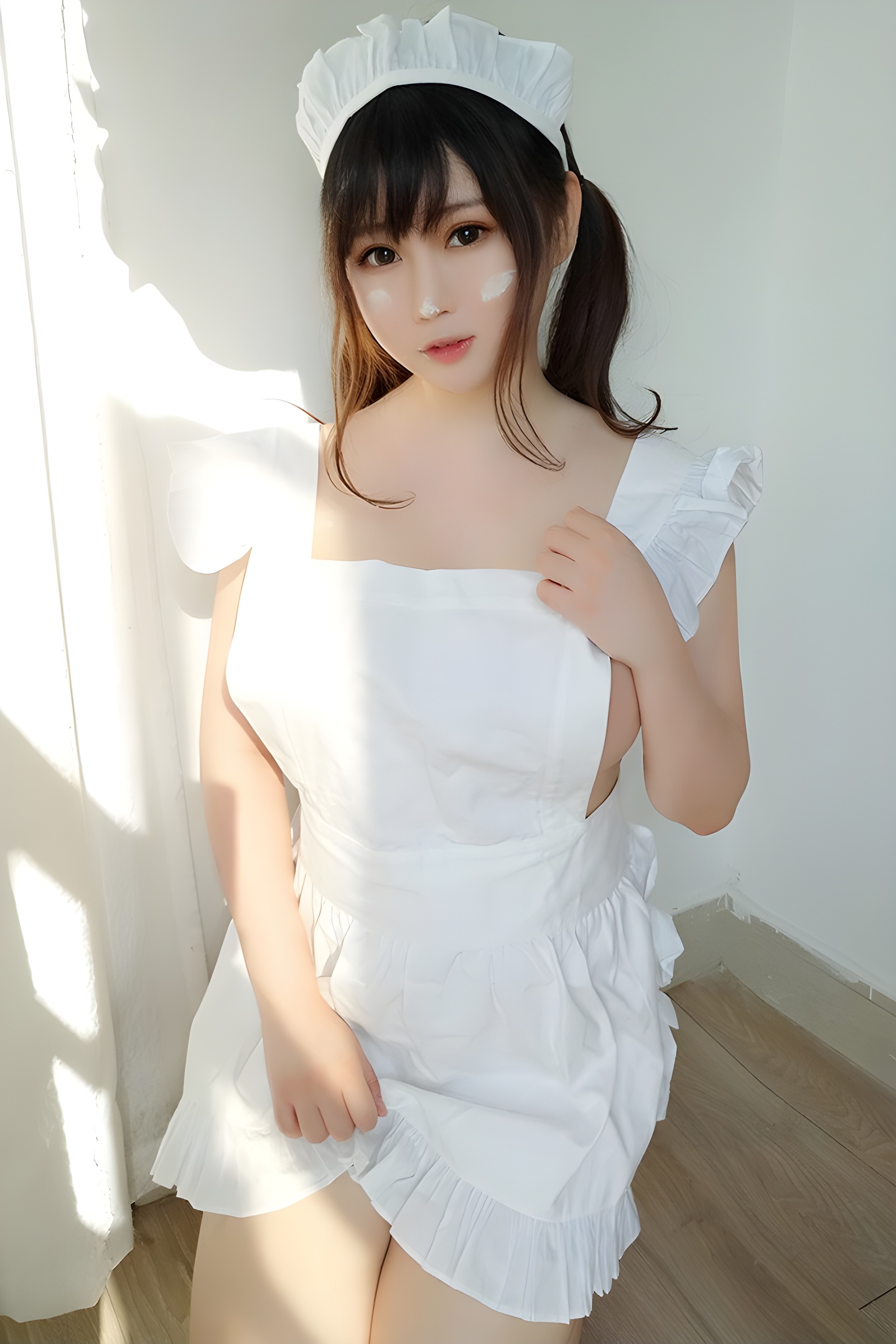 少女厨娘依酱完美巨乳侧漏瞬间，展现自然美感