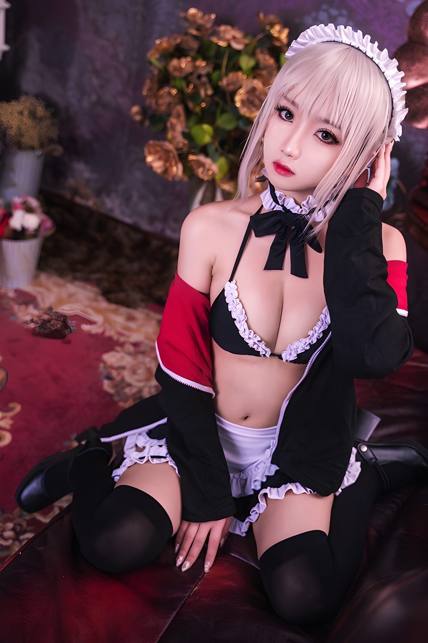 性感女仆鬼畜瑶半身赤裸写真集：视觉与艺术的完美结合