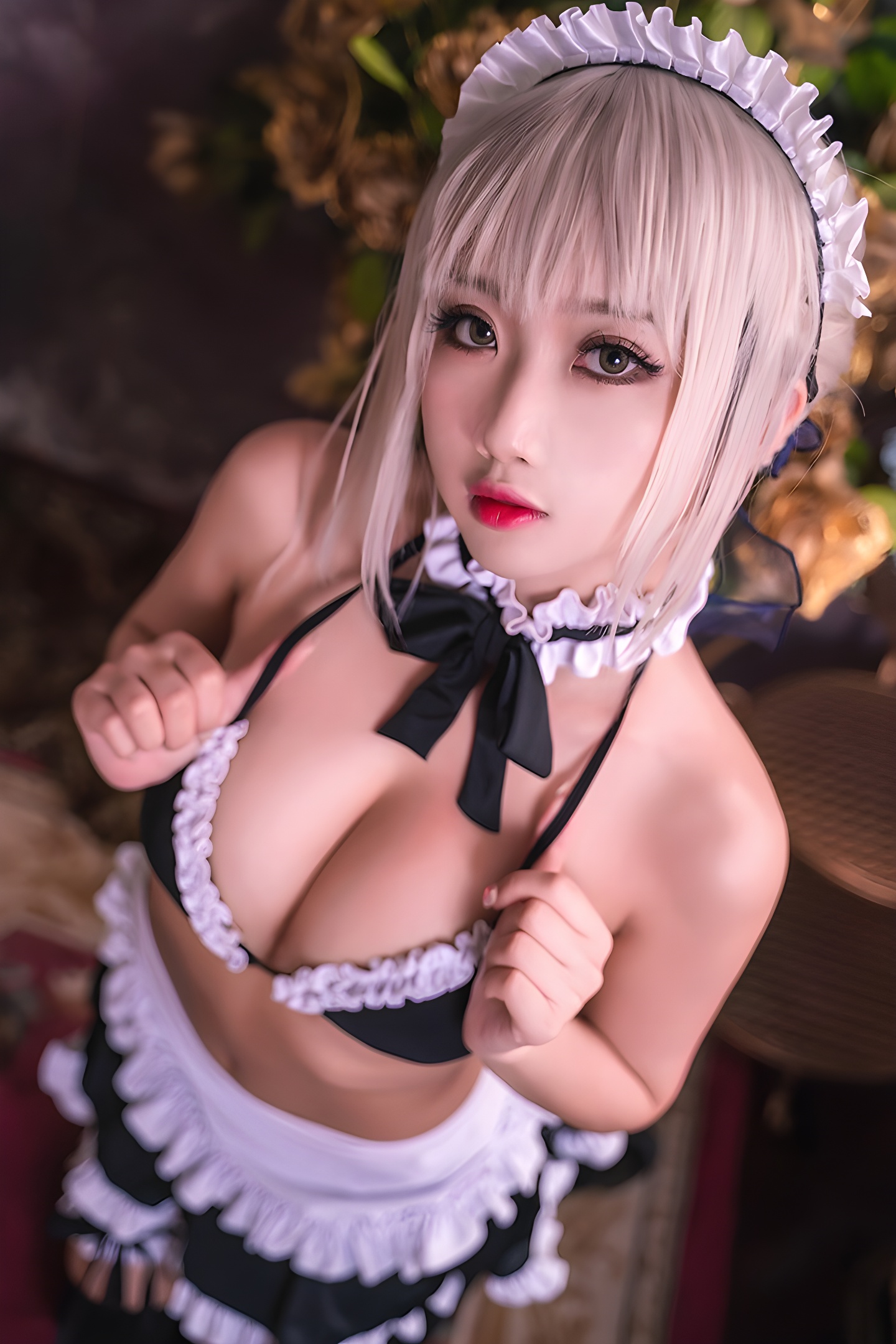 性感女仆鬼畜瑶半身赤裸写真集：视觉与艺术的完美结合