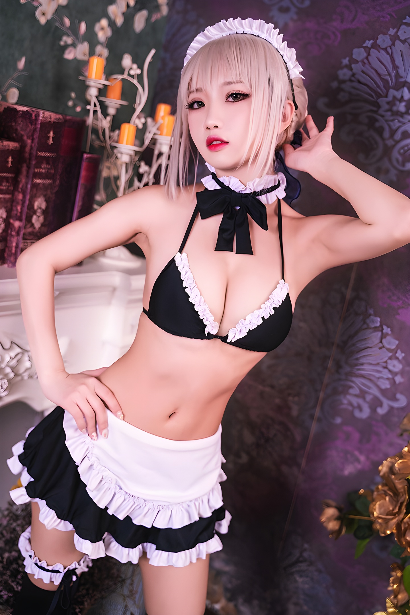 性感女仆鬼畜瑶半身赤裸写真集：视觉与艺术的完美结合