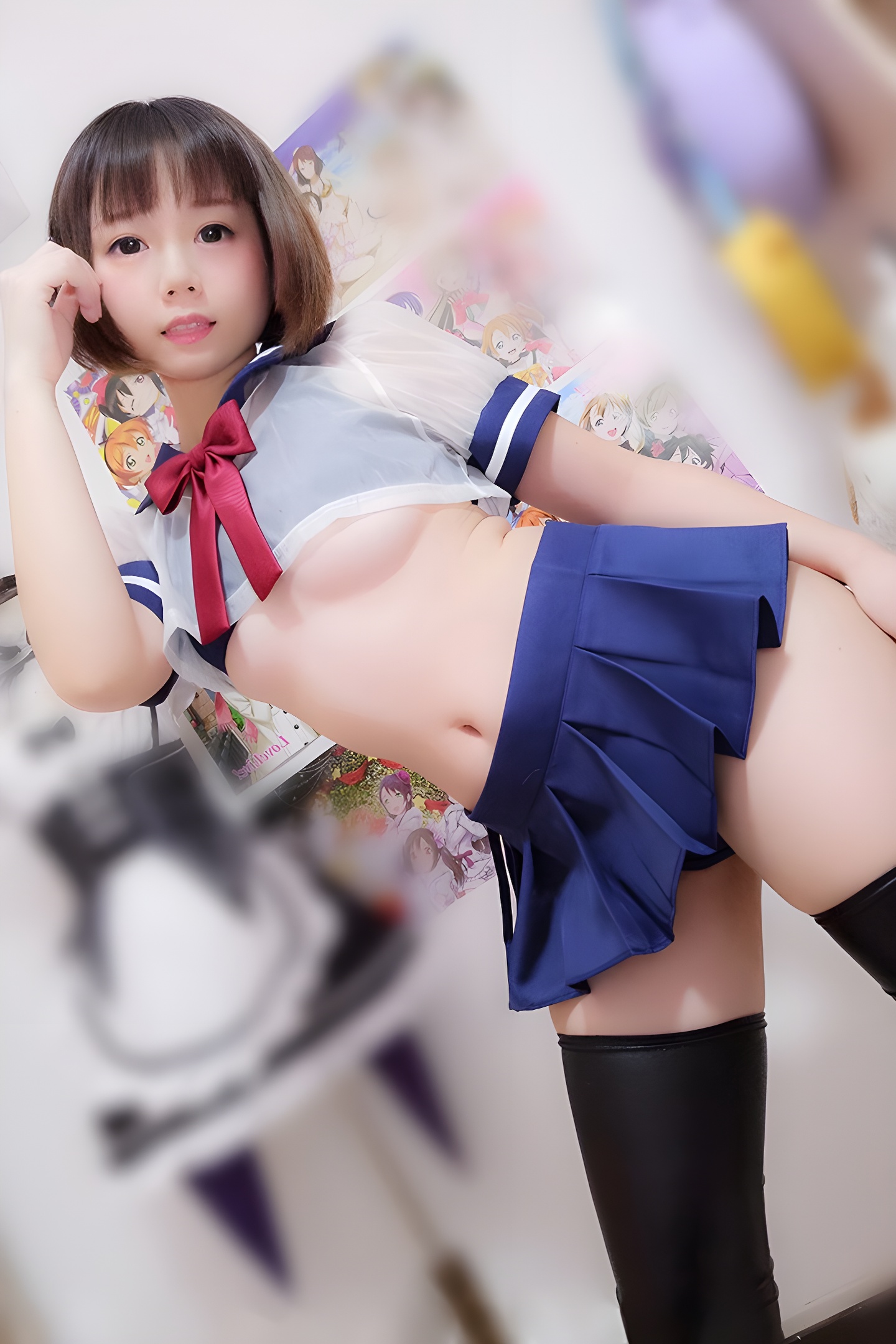 微胖小嫩模肉感身材与蜜汁丰臀的时尚魅力