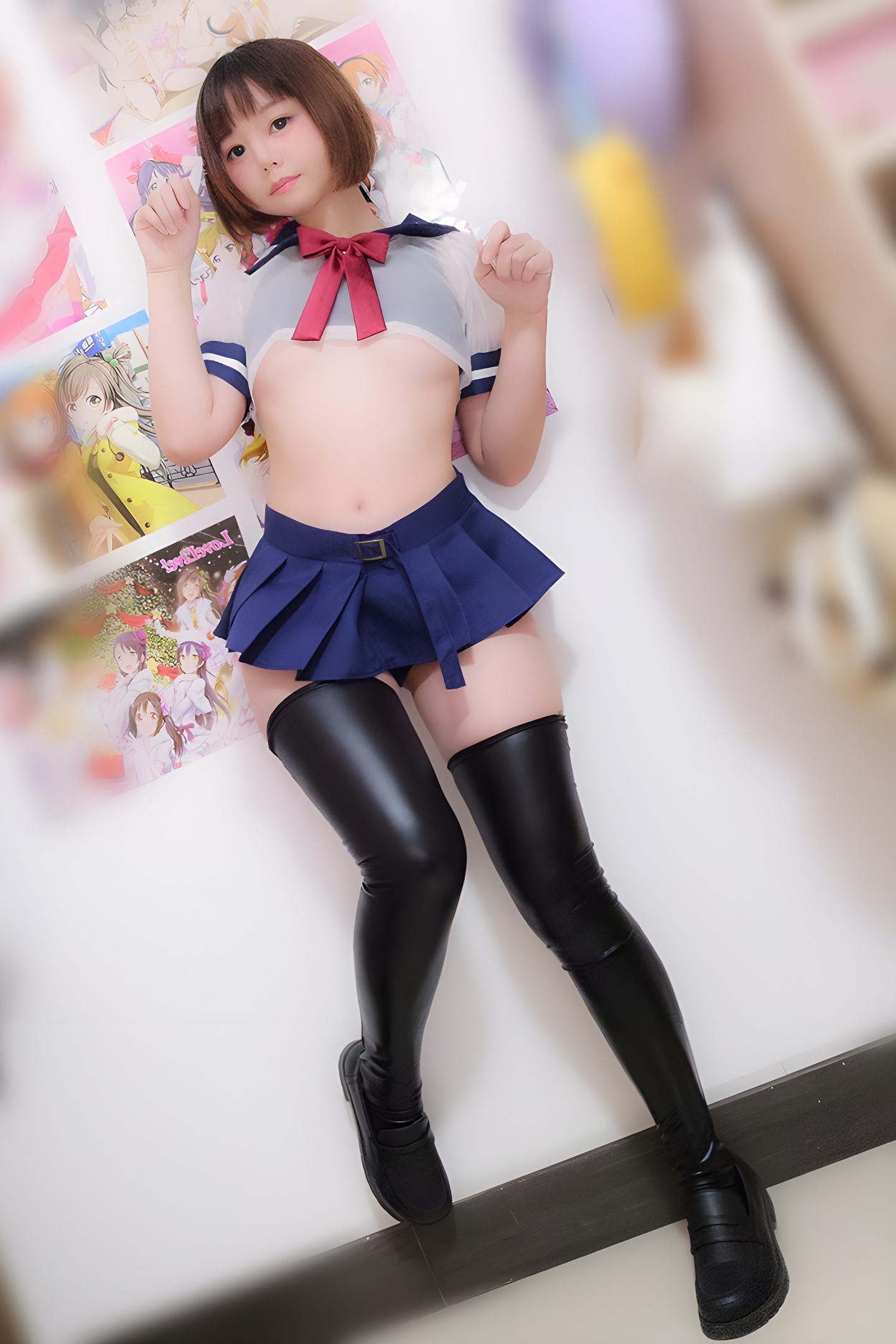 微胖小嫩模肉感身材与蜜汁丰臀的时尚魅力