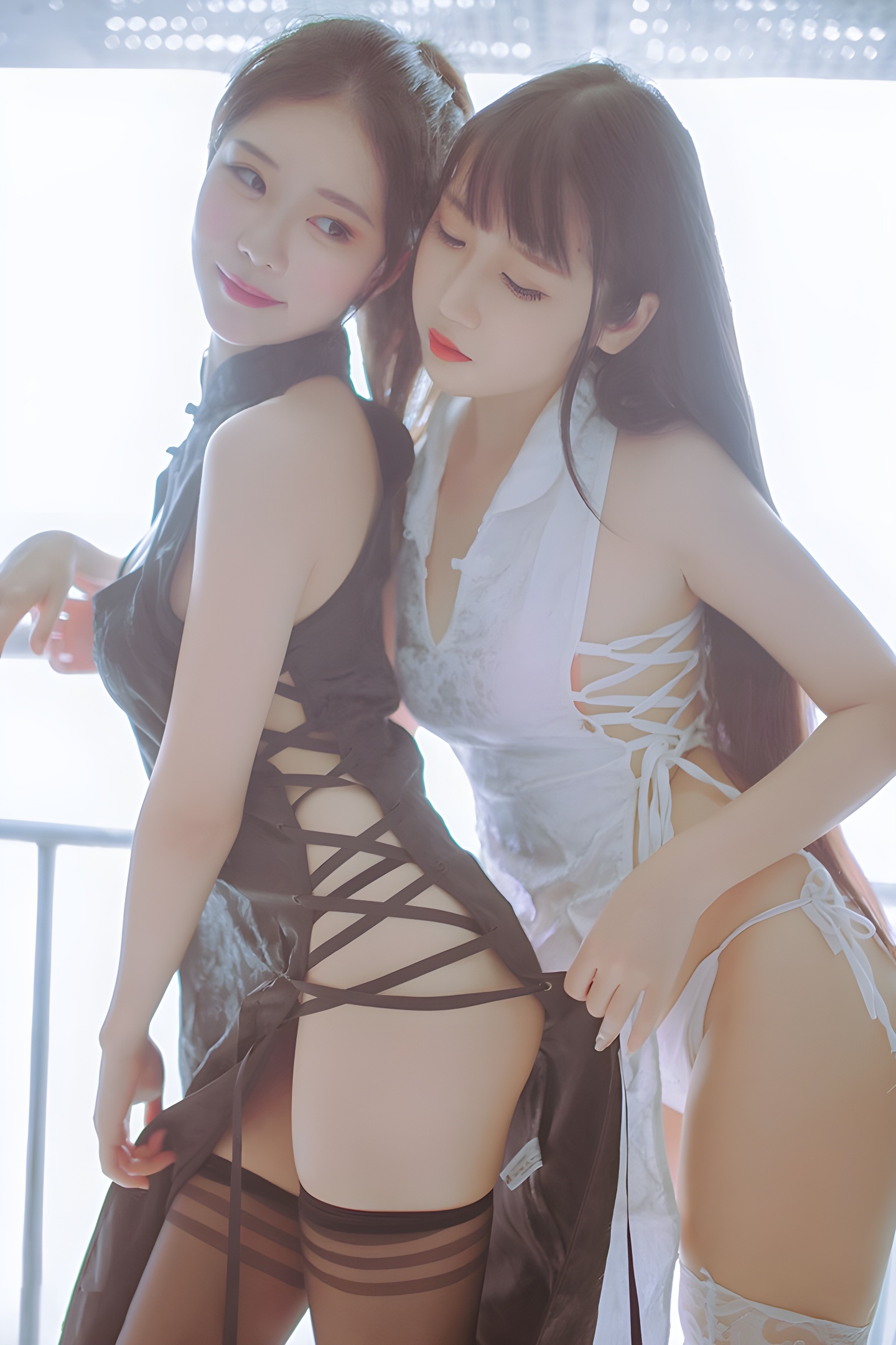 抖娘与不呆猫：黑白旗袍与丝袜的极致诱惑