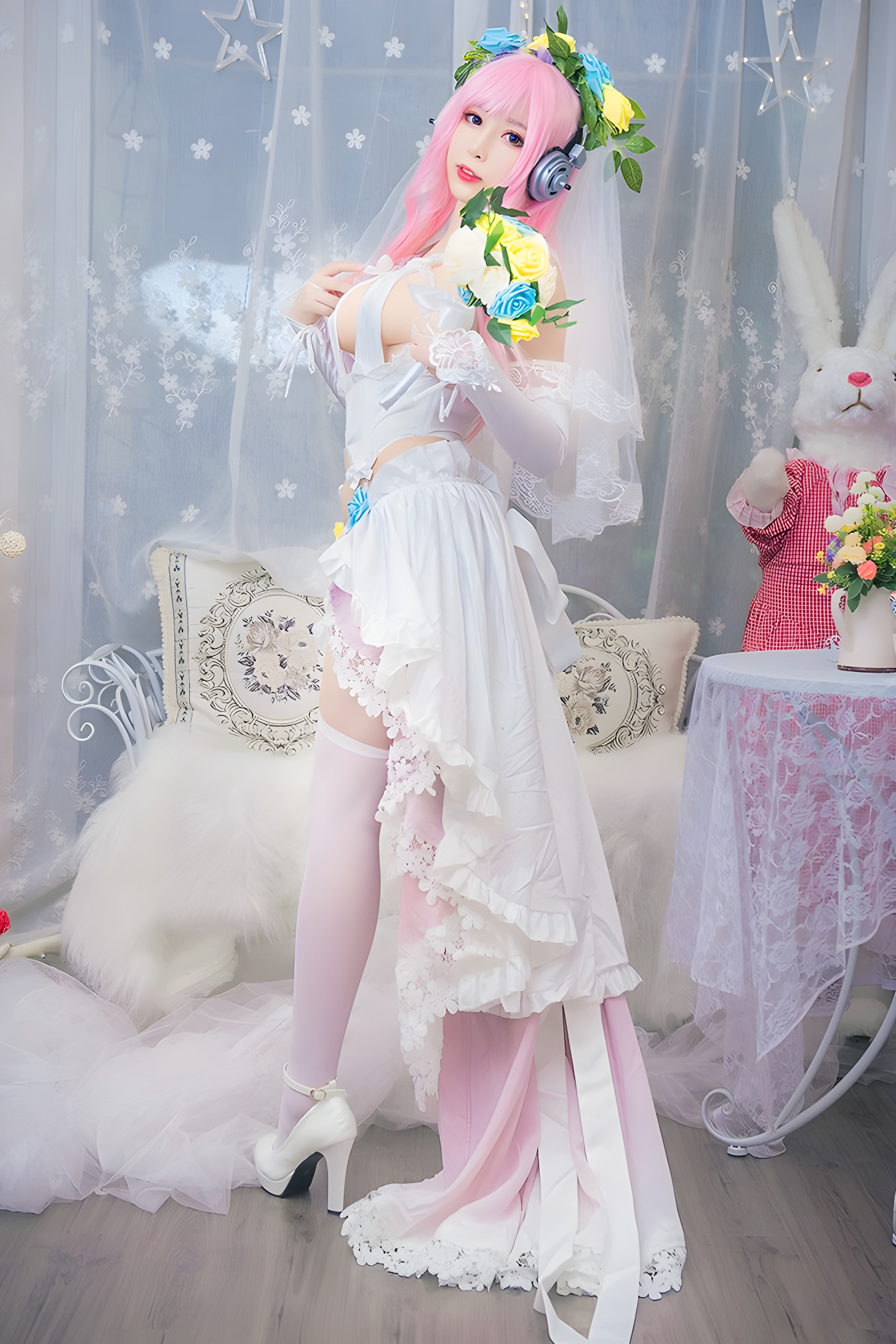 花花仙子小酥酱白丝高跟美乳侧漏：时尚与性感的完美结合