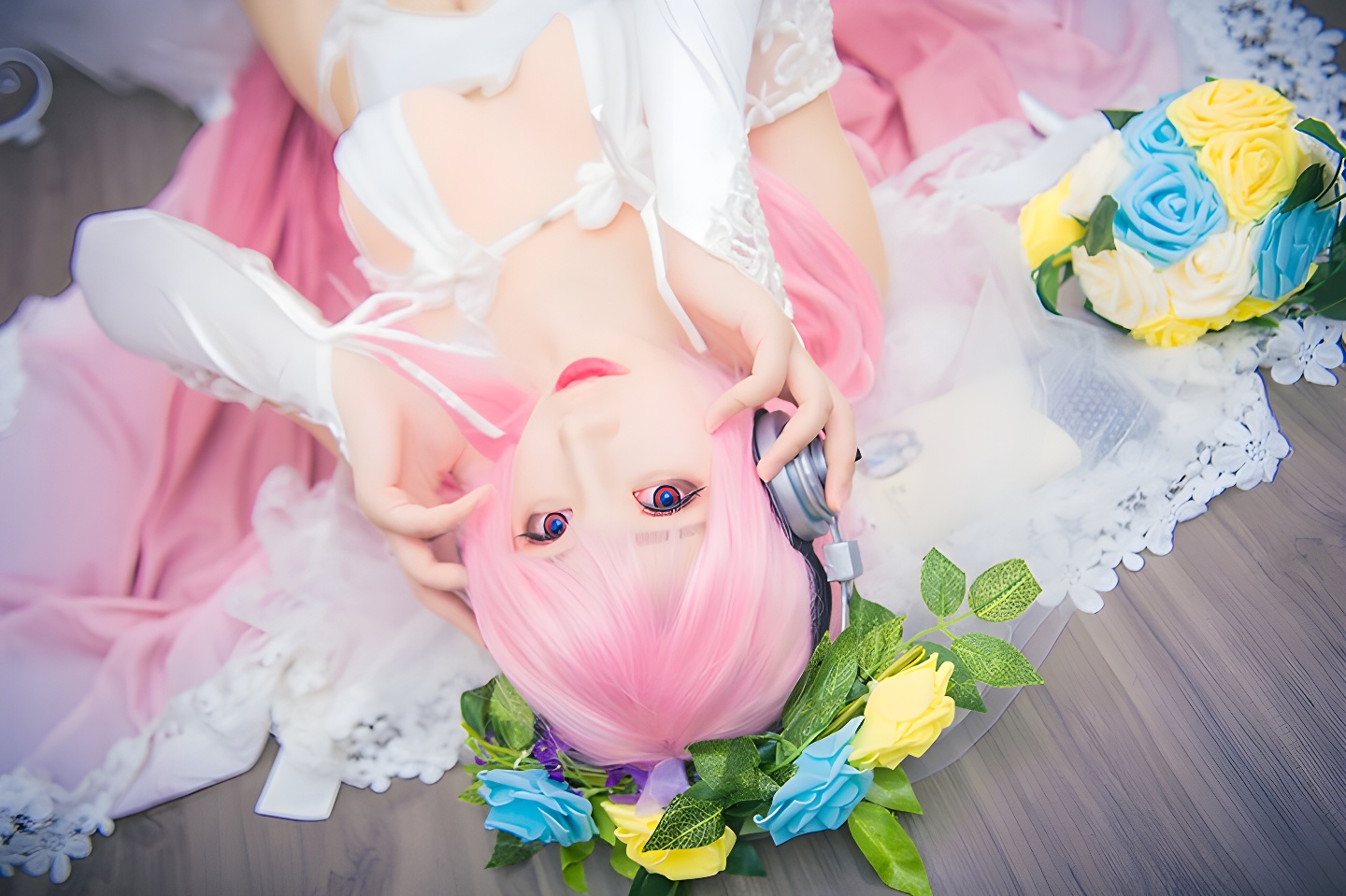 花花仙子小酥酱白丝高跟美乳侧漏：时尚与性感的完美结合