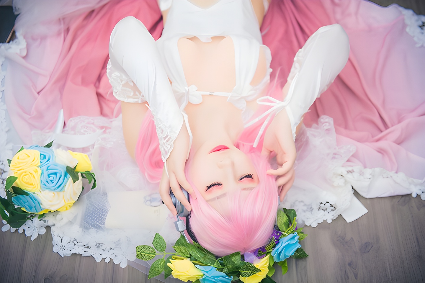 花花仙子小酥酱白丝高跟美乳侧漏：时尚与性感的完美结合