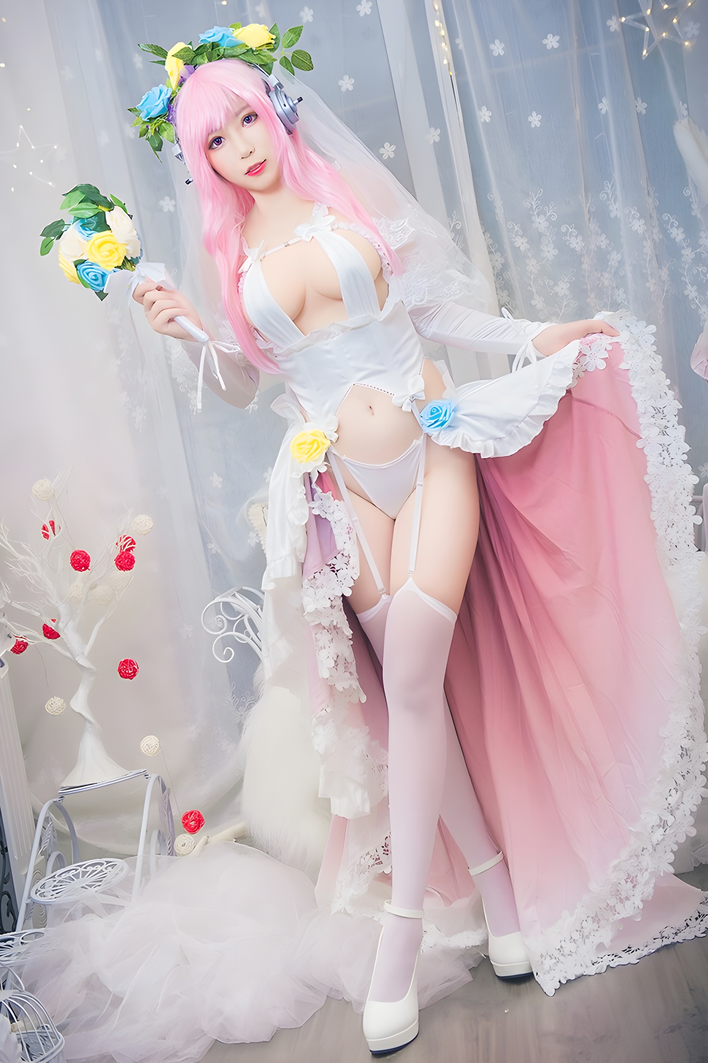 花花仙子小酥酱白丝高跟美乳侧漏：时尚与性感的完美结合