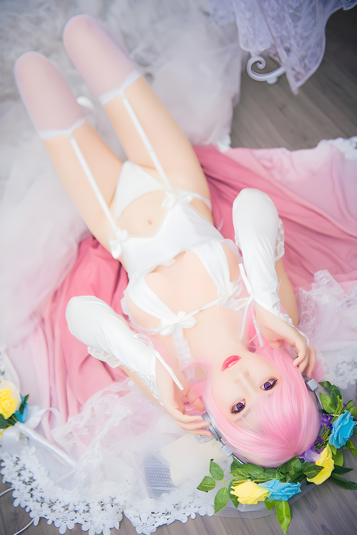 花花仙子小酥酱白丝高跟美乳侧漏：时尚与性感的完美结合