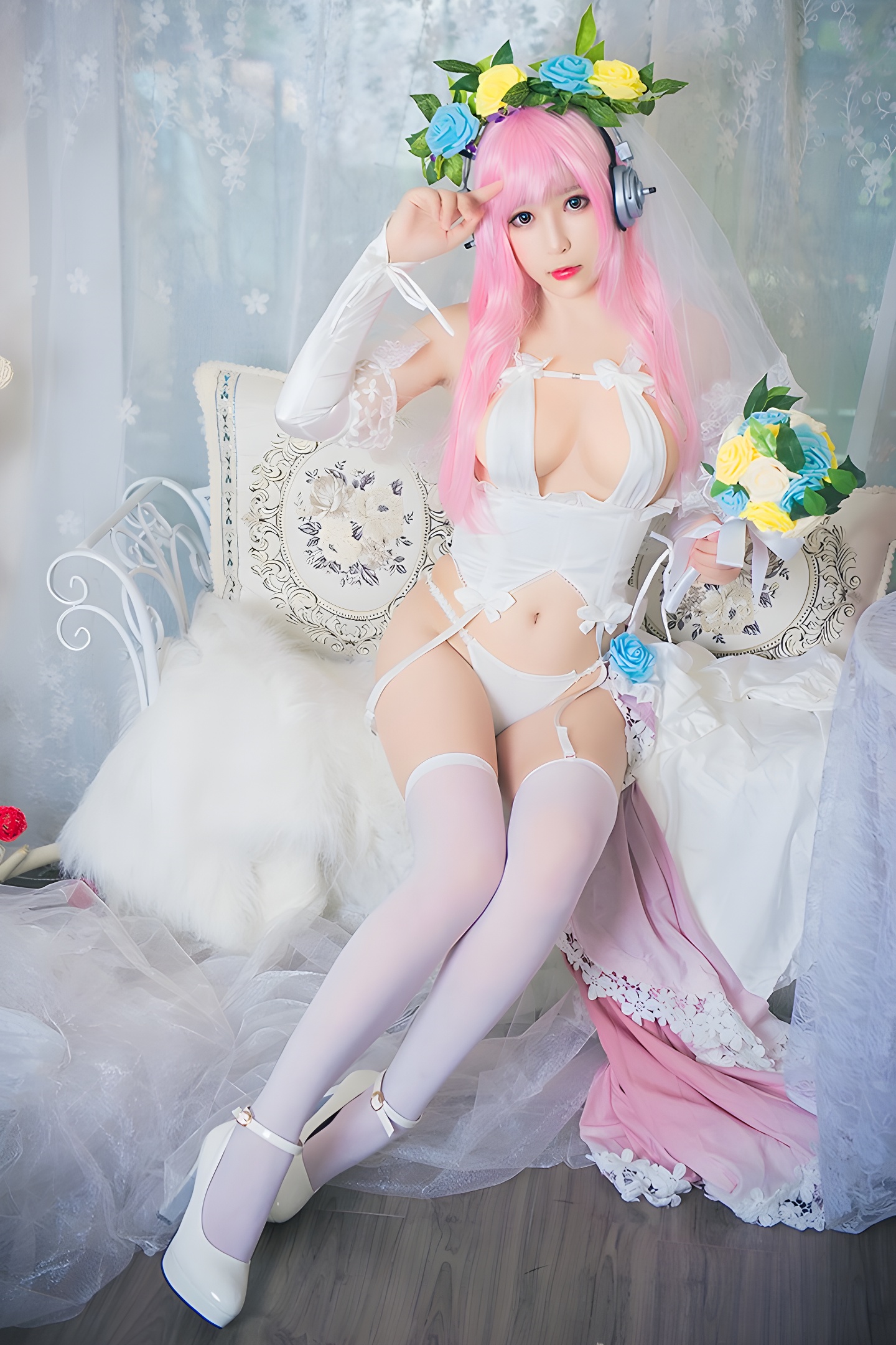 花花仙子小酥酱白丝高跟美乳侧漏：时尚与性感的完美结合