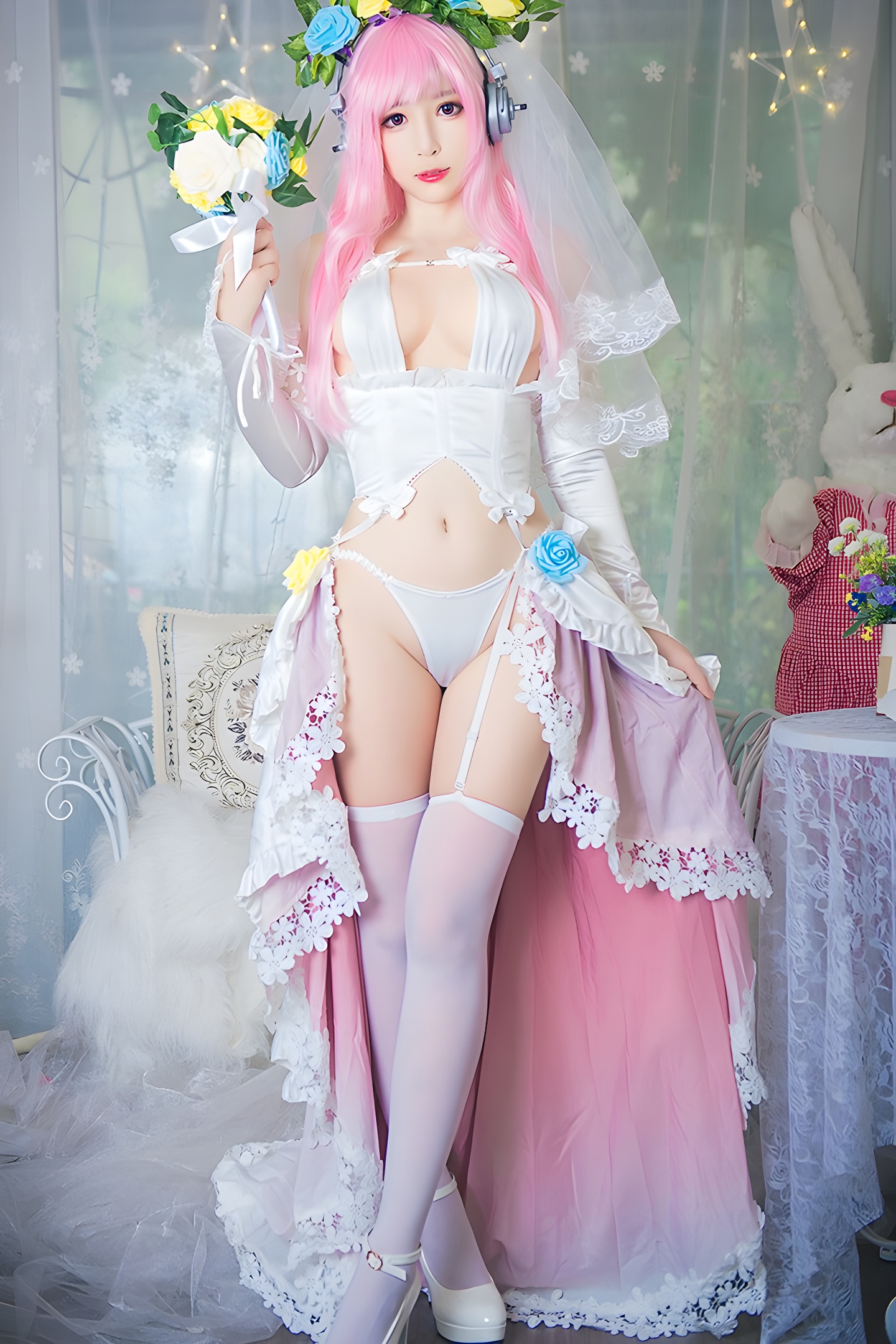 花花仙子小酥酱白丝高跟美乳侧漏：时尚与性感的完美结合