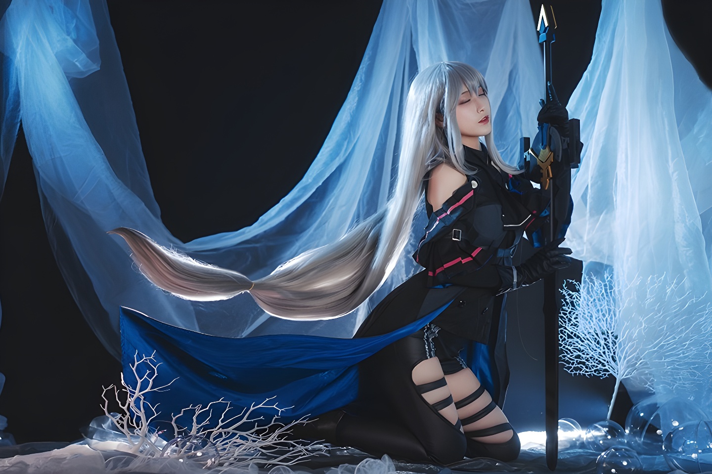 鬼舞禁欲束缚调教：COSPLAY与铁板烧的视觉盛宴