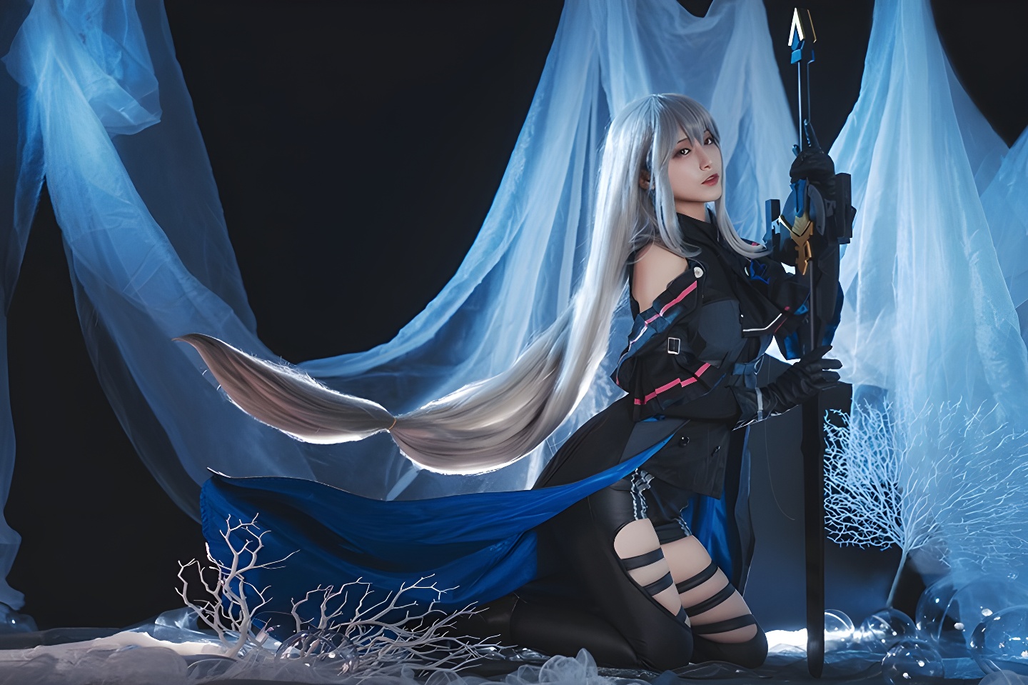 鬼舞禁欲束缚调教：COSPLAY与铁板烧的视觉盛宴