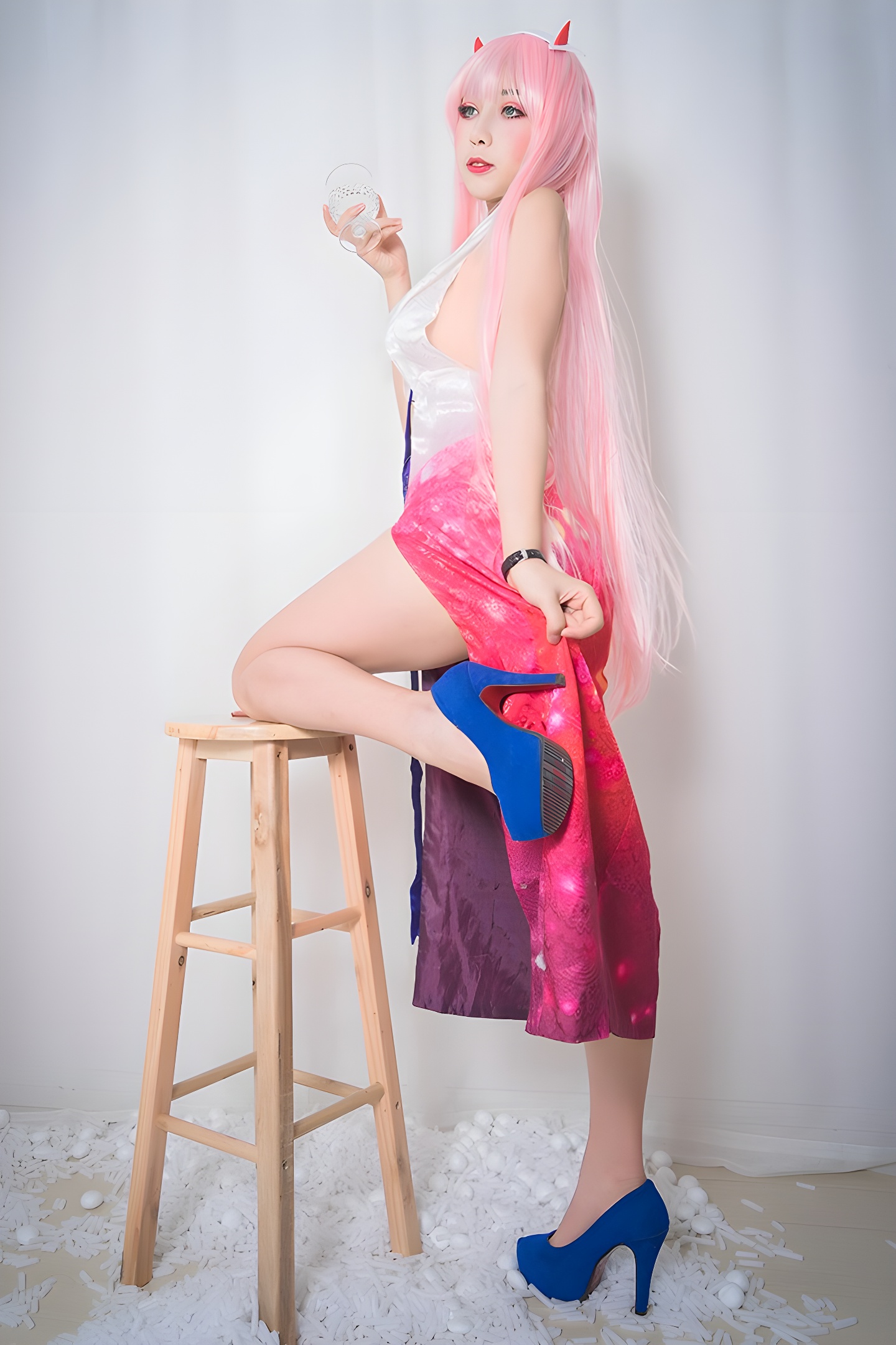 性感COS小酥酱美腿深沟写真集：可爱与性感的完美结合