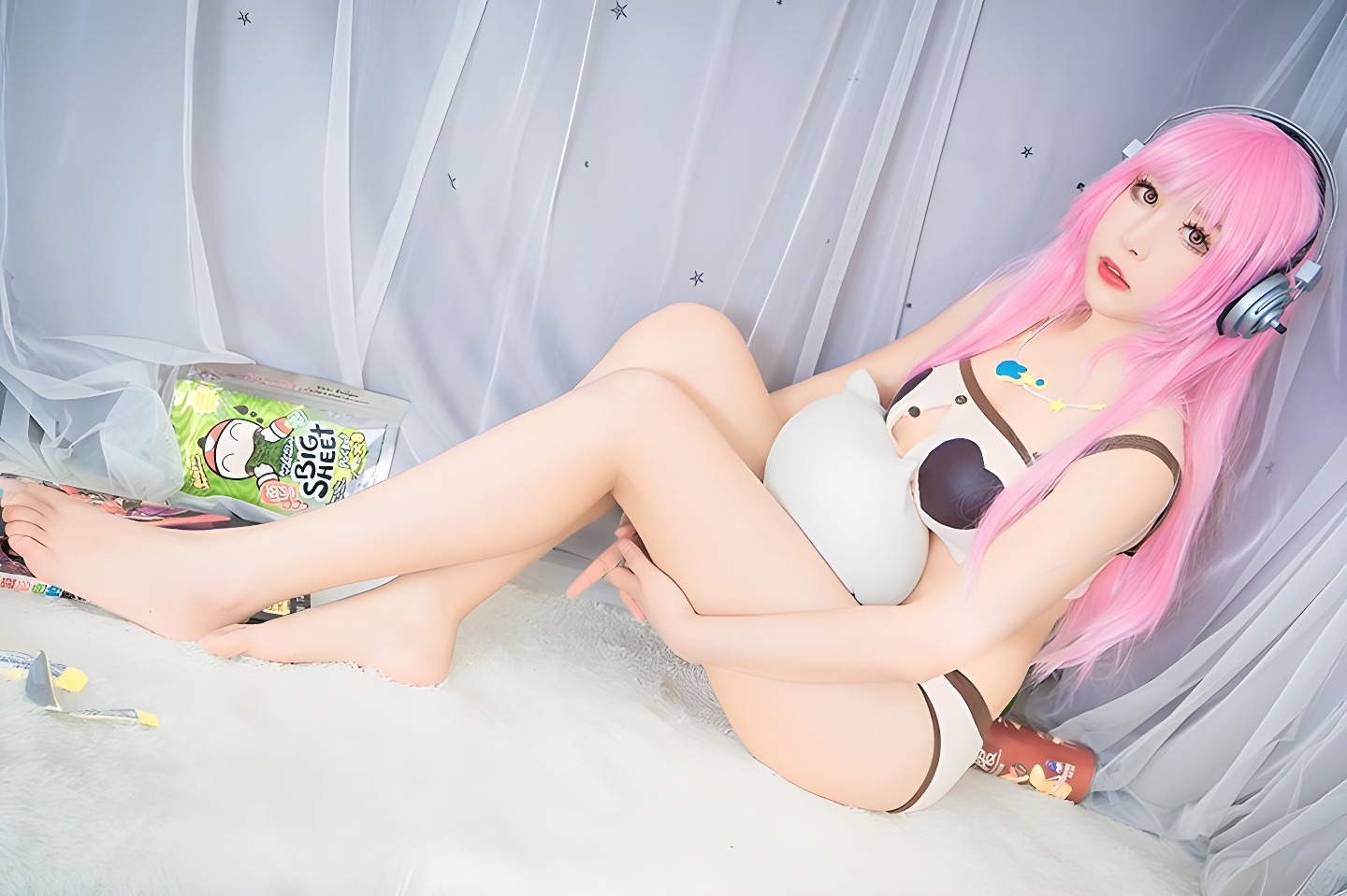 性感COS小酥酱美腿深沟写真集：可爱与性感的完美结合