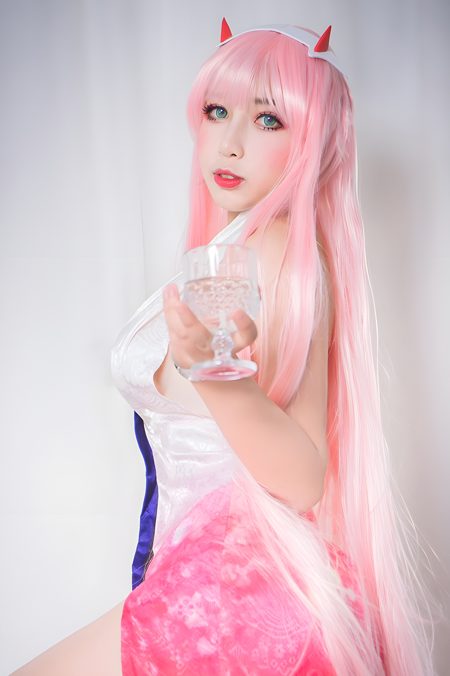 性感COS小酥酱美腿深沟写真集：可爱与性感的完美结合