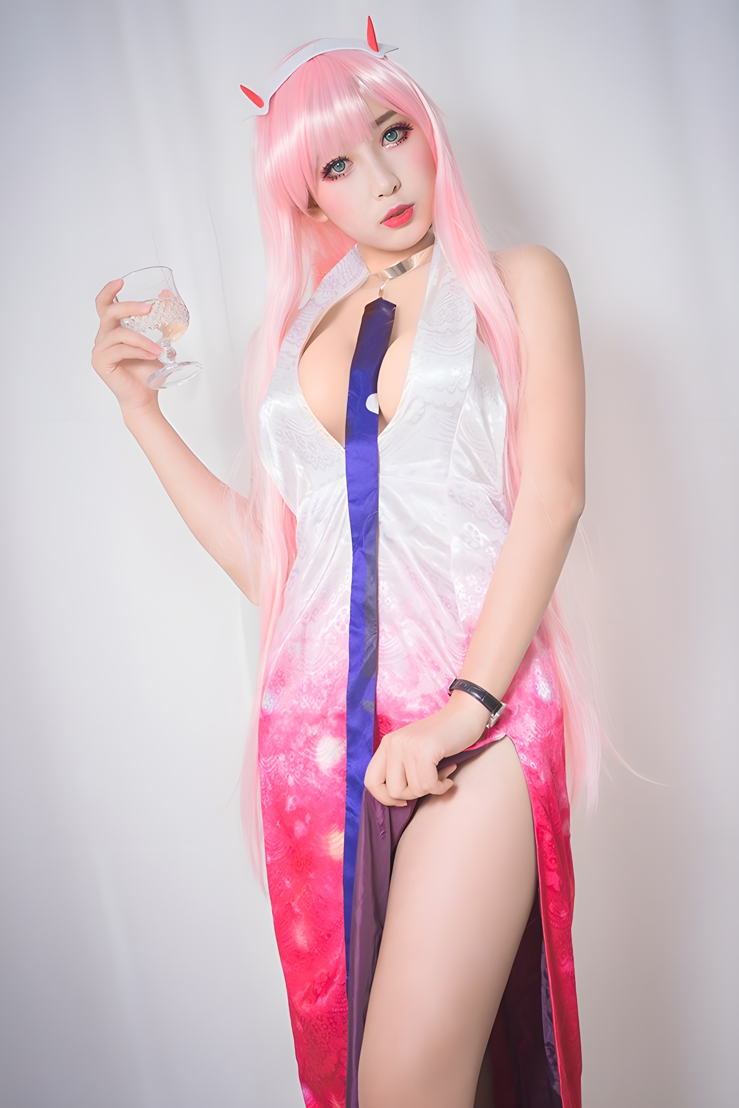 性感COS小酥酱美腿深沟写真集：可爱与性感的完美结合