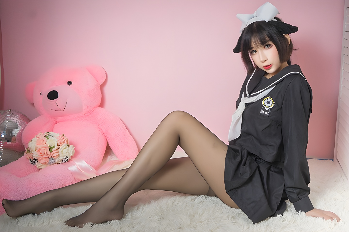 性感COS小酥酱美腿深沟写真集：可爱与性感的完美结合