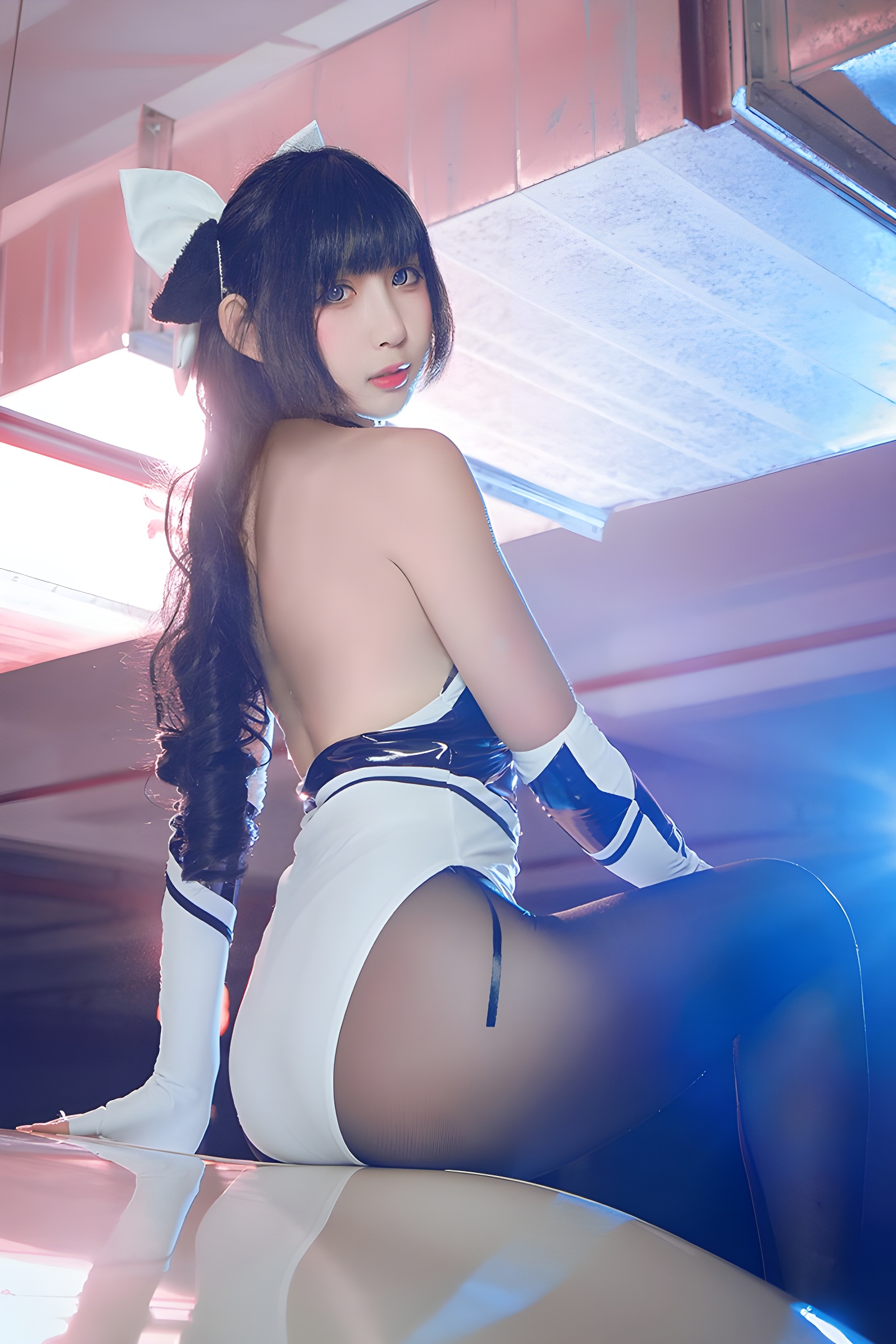 小酥酱COS美图：美腿深沟展现可爱可口魅力