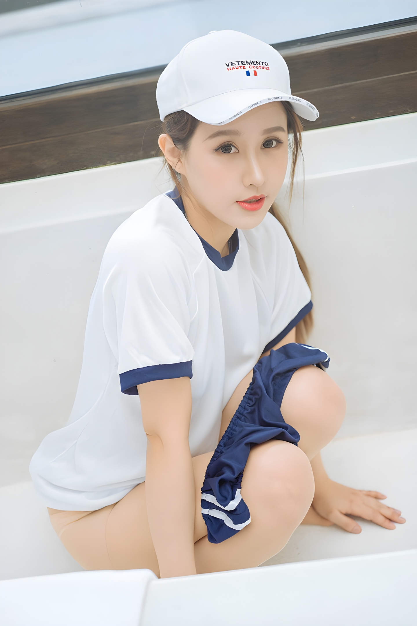 运动女孩徐安安紧身运动装展现肉丝蜜臀魅力