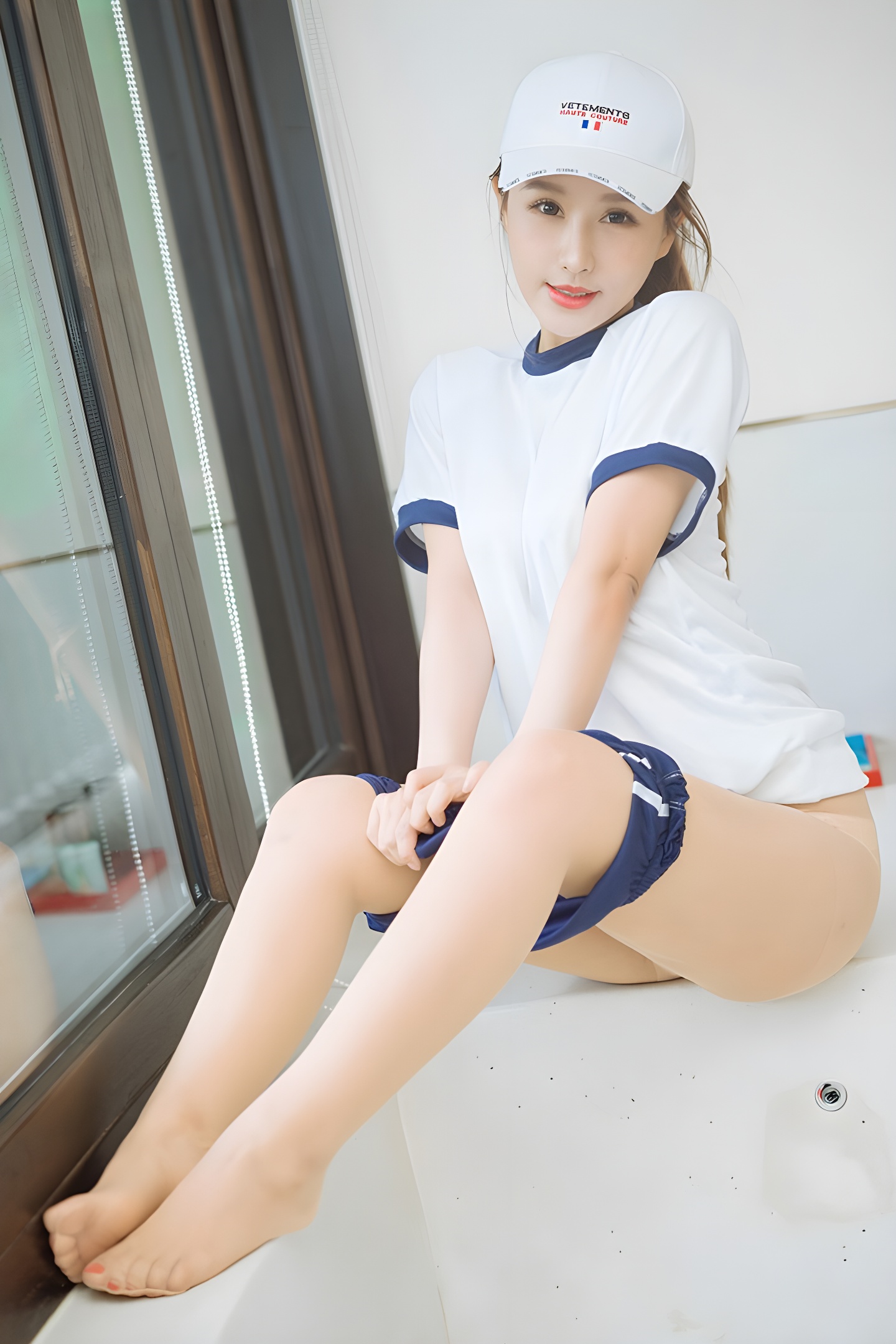 徐安安运动写真：肉丝蜜臀与健康活力的完美结合