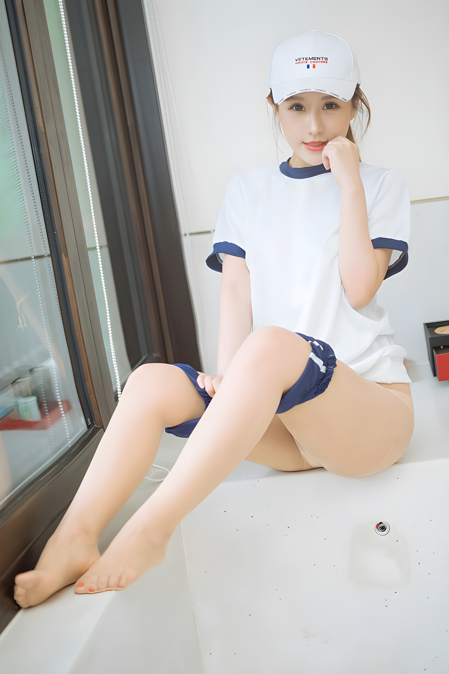 徐安安运动写真：肉丝蜜臀与健康活力的完美结合