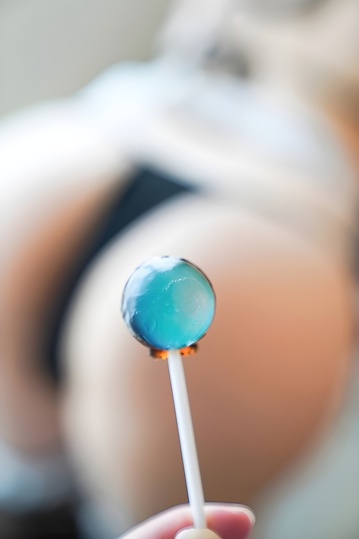 糖果女仆糯美子：甜美与性感的完美融合，爆乳造型惊艳全场