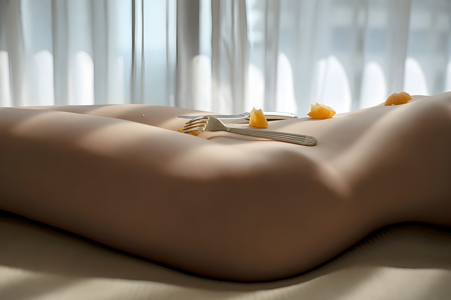 探索沈梦瑶的人体盛宴：裸身与食物的视觉奇观