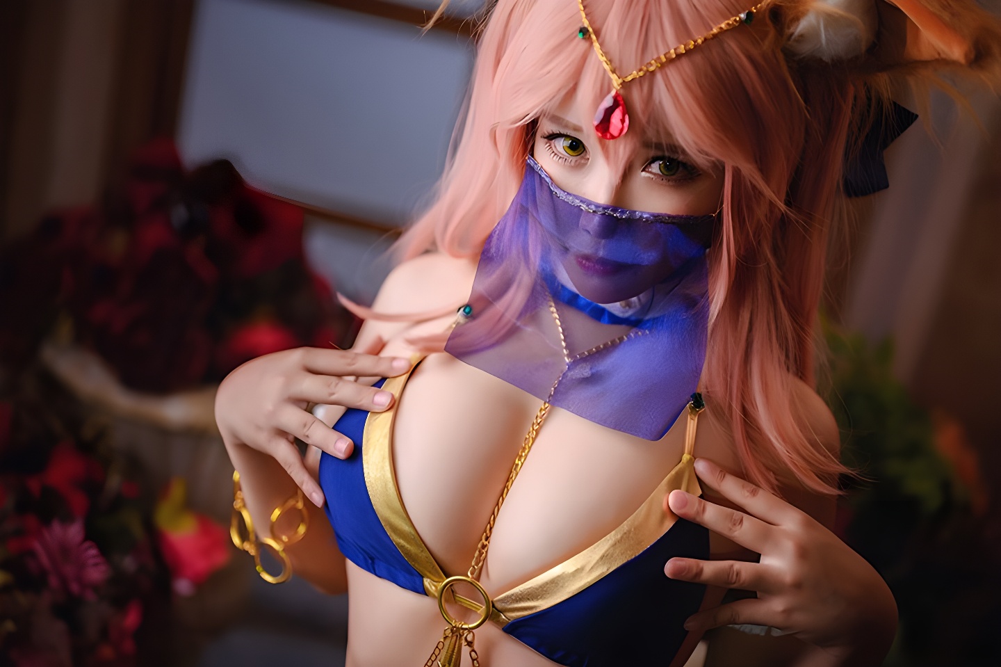 探索极品狐妖与莫子傲的奇幻世界：美乳与魅力的视觉盛宴