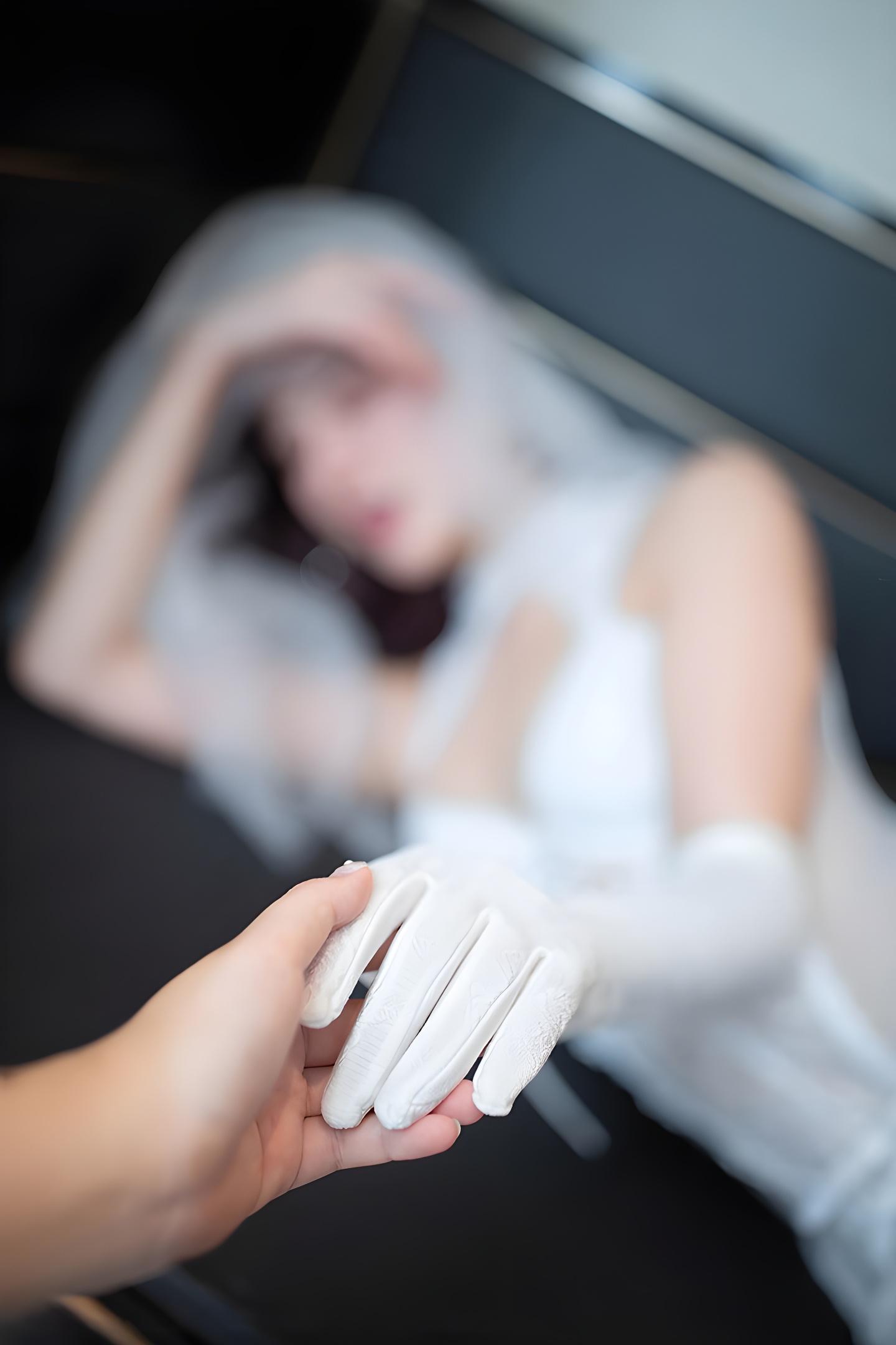 阿朱蕾丝吊带新娘写真：令人血脉喷张的视觉盛宴