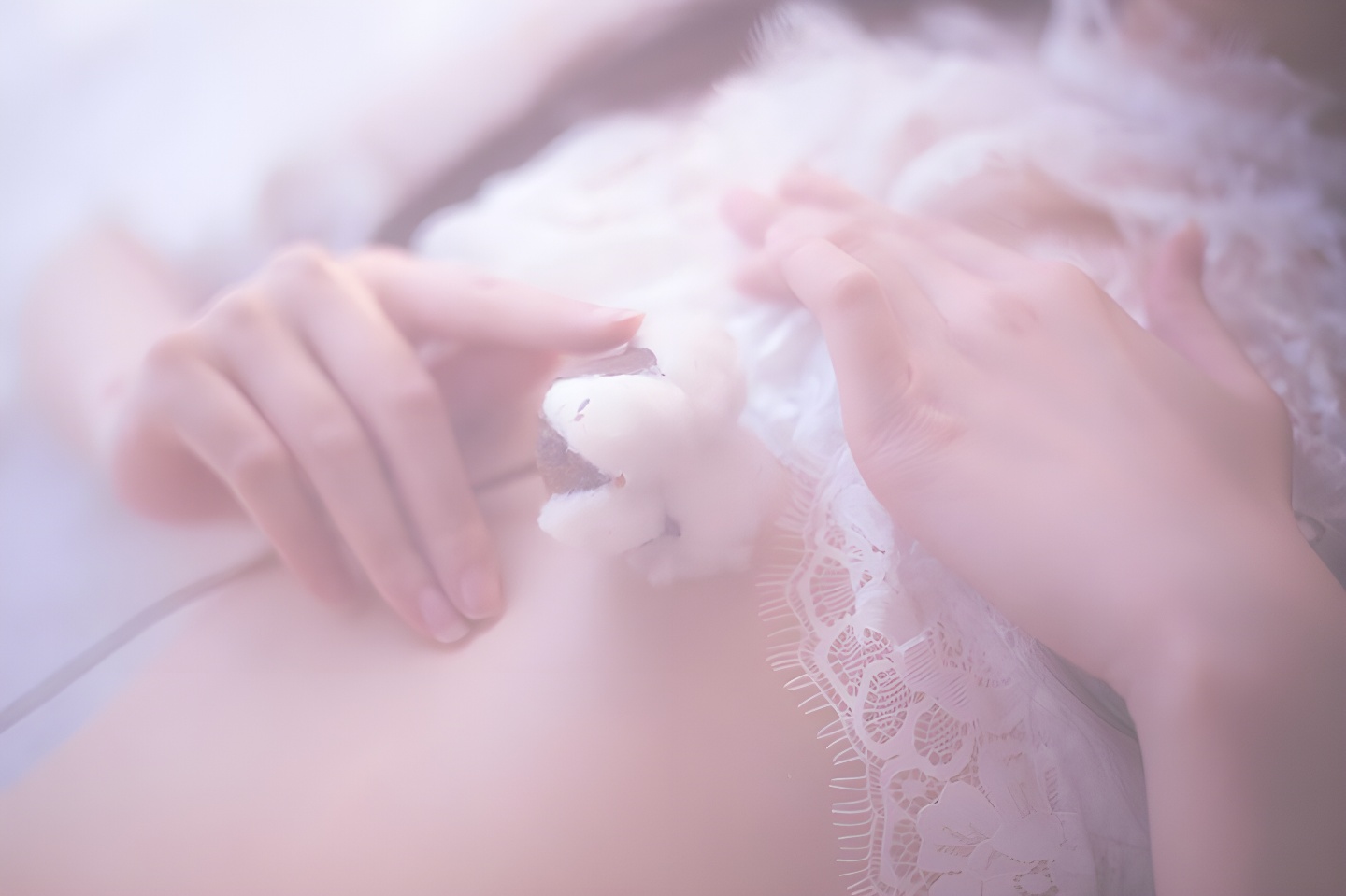 仙女妹妹翎柒蕾丝镂空睡衣：隐约露出的性感与优雅