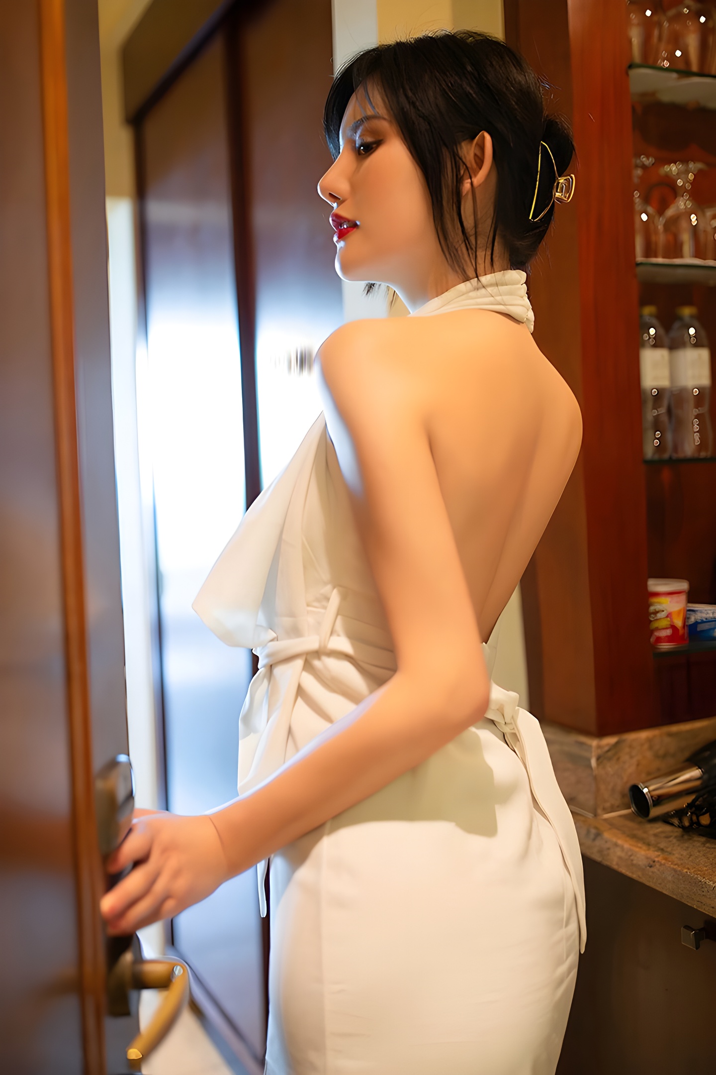 阿朱性感肉丝美脚，代言风采夺人魄