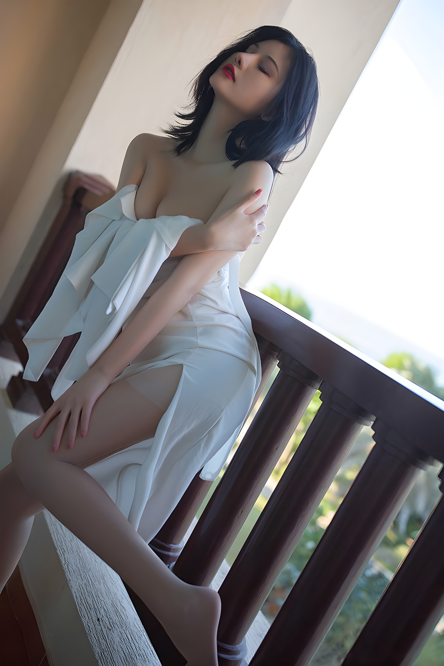 阿朱代言大片，肉丝美脚尽显性感魅力